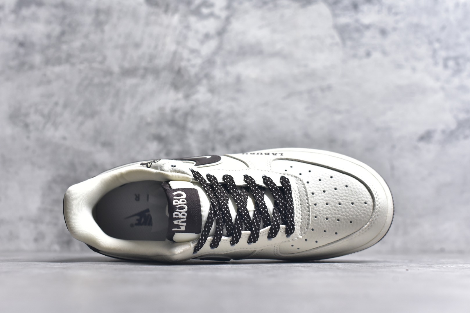 图片[4]-#Nike Air Force 1\’07 Low 拉布布 空军一号低帮休闲板鞋 KJ1688-012 #原楦头原纸板 原装鞋盒 定制五金配件 内置全掌气垫 原厂鞋底 尺码：36 36.5 37.5 38 38.5 39 40 40.5 41 42 42.5 43 44 44.5 45 9.D4-选品中心