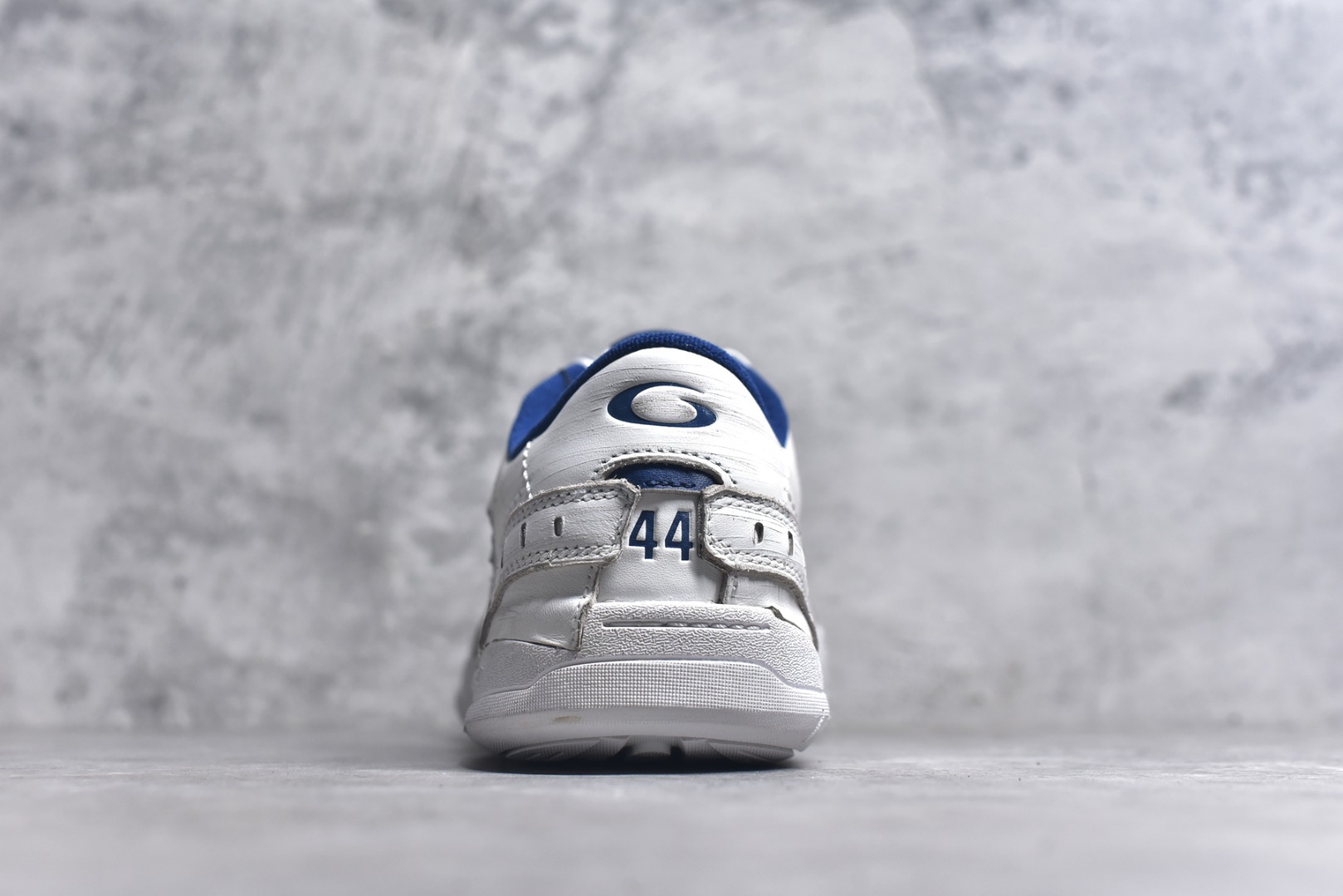 图片[5]-#Balenciaga 巴黎世家 Hamptons 手工做旧款 牛皮革 复古圆头系带低帮休闲鞋 841765 WCURB9141 官方原配套鞋盒 防尘纸配套齐全 尺码：35 36 37 38 39 40 41 42 43 44 45 46 尺码偏大-选品中心
