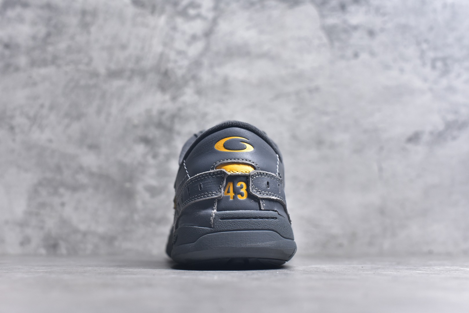 图片[5]-#Balenciaga 巴黎世家 Hamptons 手工做旧款 牛皮革 复古圆头系带低帮休闲鞋 841765 WCURB1180 官方原配套鞋盒 防尘纸配套齐全 尺码：35 36 37 38 39 40 41 42 43 44 45 46 尺码偏大-选品中心