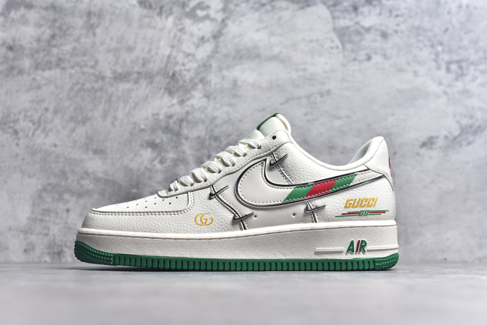 #Nike Air Force 1\’07 Low 古驰联名 彩绿四勾 空军一号低帮休闲板鞋 XS2869-002 #原楦头原纸板 原装鞋盒 定制五金配件 内置全掌气垫 原厂鞋底 尺码：36 36.5 37.5 38 38.5 39 40 40.5 41 42 42.5 43 44 44.5 45 9.D4-选品中心