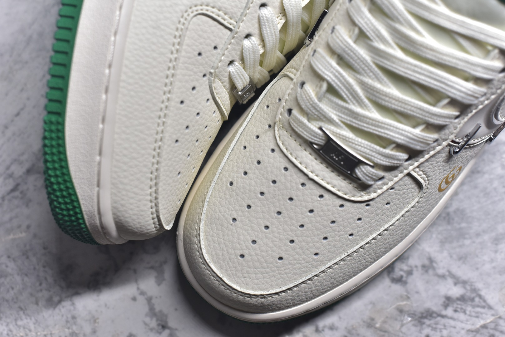 图片[8]-#Nike Air Force 1\’07 Low 古驰联名 彩绿四勾 空军一号低帮休闲板鞋 XS2869-002 #原楦头原纸板 原装鞋盒 定制五金配件 内置全掌气垫 原厂鞋底 尺码：36 36.5 37.5 38 38.5 39 40 40.5 41 42 42.5 43 44 44.5 45 9.D4-选品中心