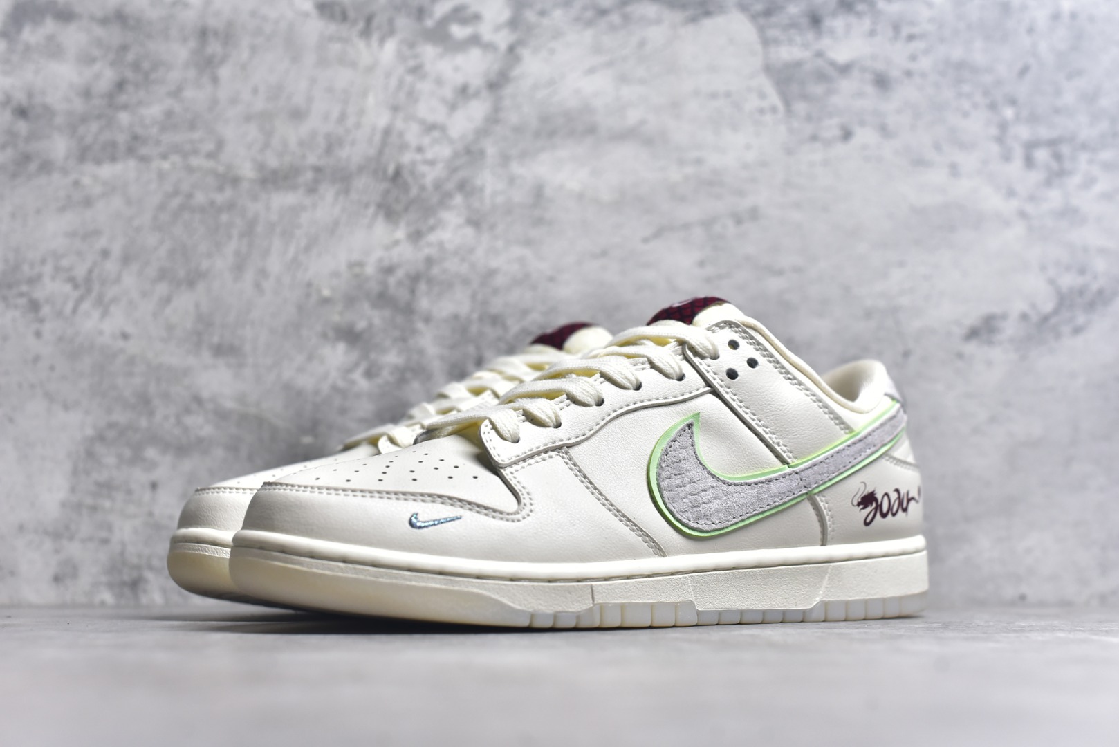 图片[2]-#Nk SB Dunk Low 龙年限定联名 周年高端定制 低帮休闲板鞋 #定制鞋盒 大厂纯原品质出货 超高清洁度 皮料切割干净无任何毛边 细节完美 货号：CF3688-001 尺码：36 36.5 37.5 38 38.5 39 40 40.5 41 42 42.5 43 44 44.5 45-选品中心