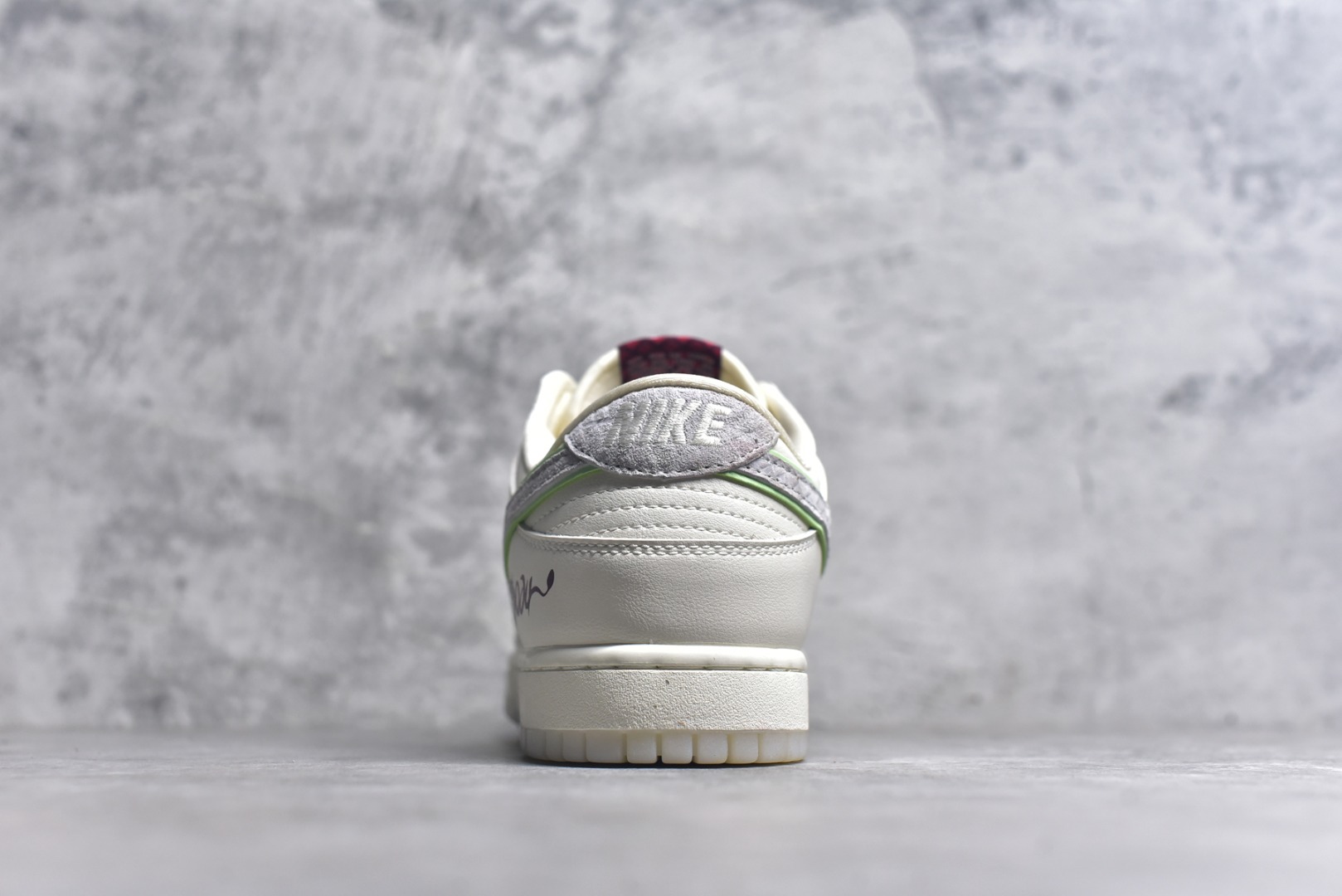 图片[5]-#Nk SB Dunk Low 龙年限定联名 周年高端定制 低帮休闲板鞋 #定制鞋盒 大厂纯原品质出货 超高清洁度 皮料切割干净无任何毛边 细节完美 货号：CF3688-001 尺码：36 36.5 37.5 38 38.5 39 40 40.5 41 42 42.5 43 44 44.5 45-选品中心