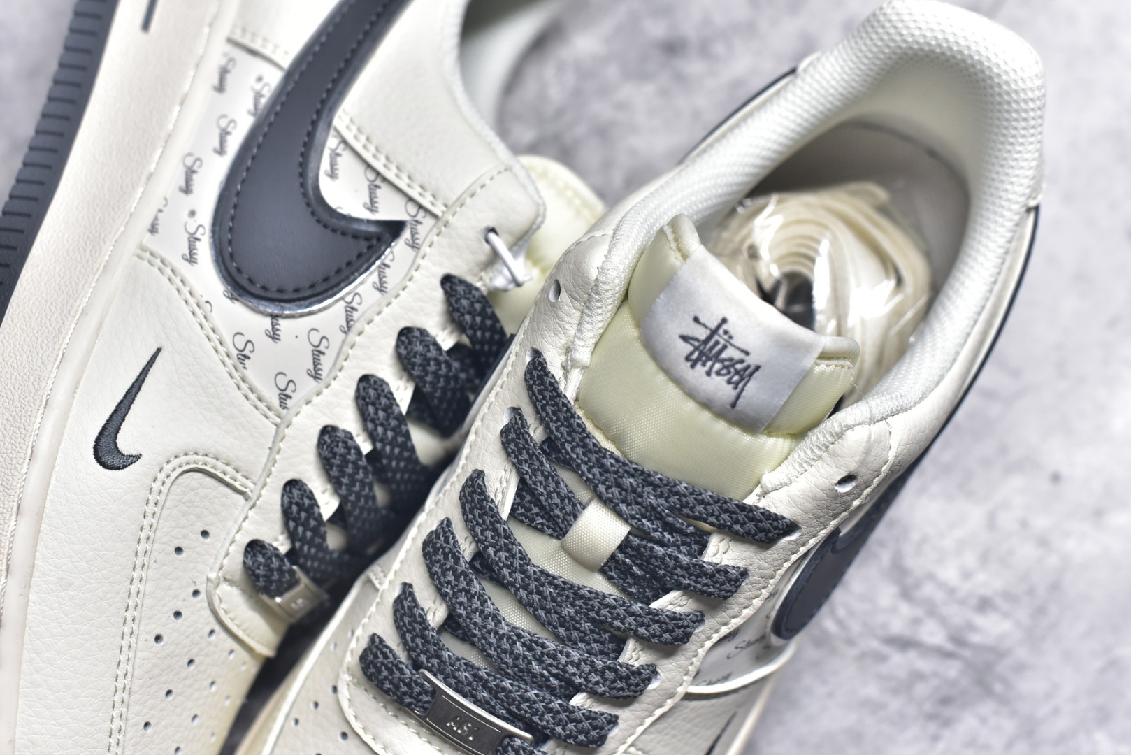 图片[9]-#Nk Air Force 1\’07 Low 斯图西联名-灰英文拼接 空军一号低帮休闲运动板鞋 XZ3328-536 #原楦头原纸板 原装鞋盒 定制五金配件 内置全掌气垫 原厂鞋底 尺码：36 36.5 37.5 38 38.5 39 40 40.5 41 42 42.5 43 44 44.5 45 9.D4-选品中心