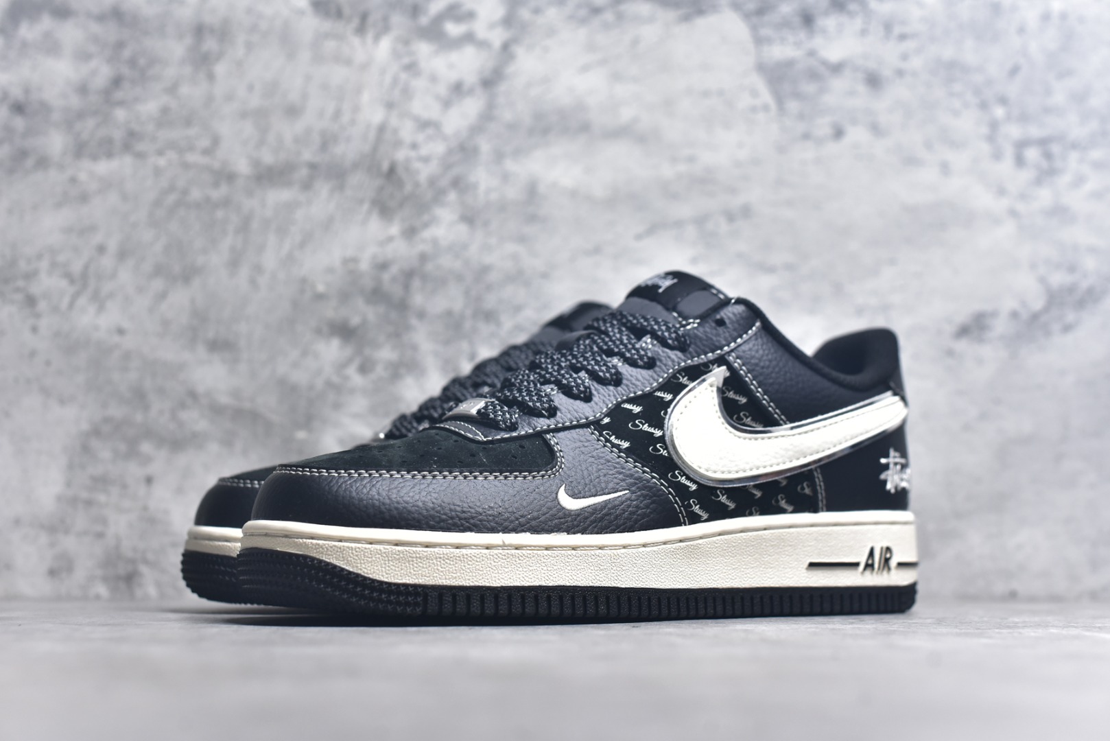 图片[2]-#Nk Air Force 1\’07 Low 斯图西联名-全黑英文 空军一号低帮休闲板鞋 XZ6188-311 #原楦头原纸板 原装鞋盒 定制五金配件 内置全掌气垫 原厂鞋底 尺码：36 36.5 37.5 38 38.5 39 40 40.5 41 42 42.5 43 44 44.5 45 9.D4-选品中心