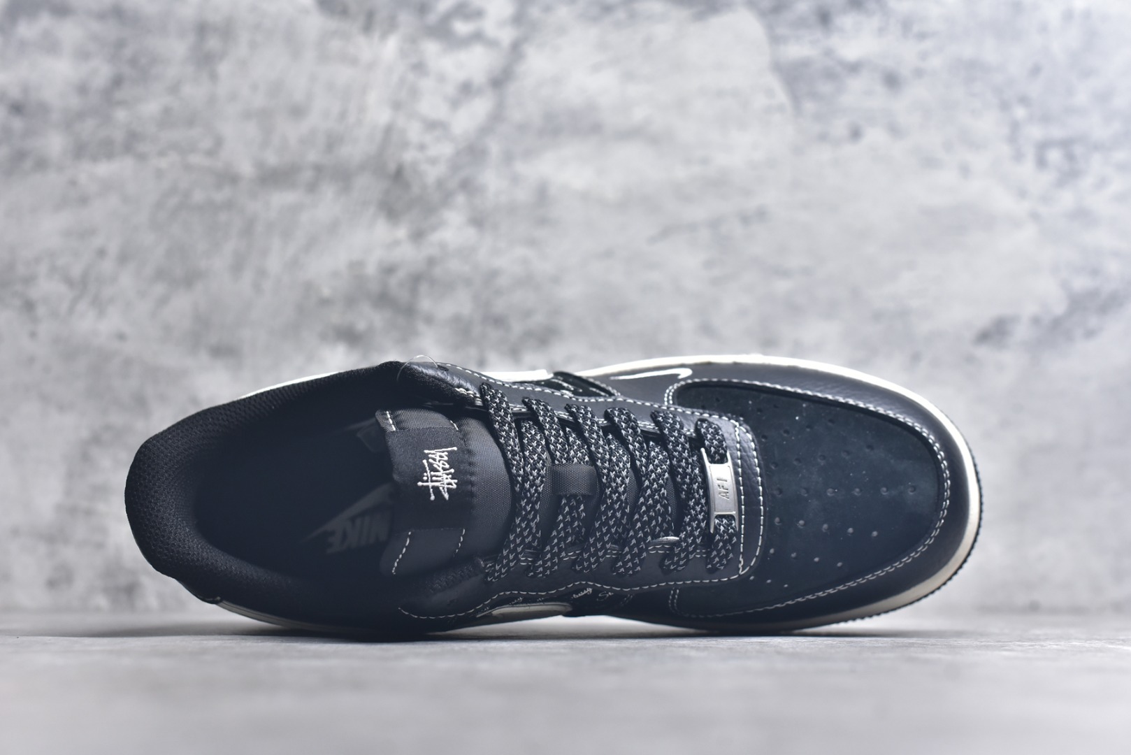 图片[4]-#Nk Air Force 1\’07 Low 斯图西联名-全黑英文 空军一号低帮休闲板鞋 XZ6188-311 #原楦头原纸板 原装鞋盒 定制五金配件 内置全掌气垫 原厂鞋底 尺码：36 36.5 37.5 38 38.5 39 40 40.5 41 42 42.5 43 44 44.5 45 9.D4-选品中心