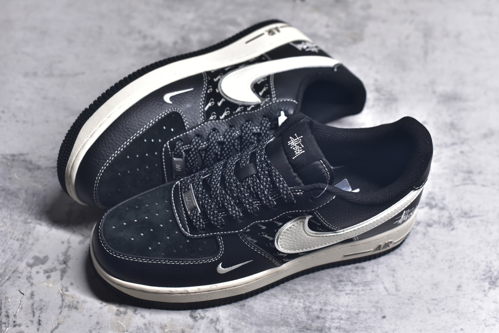 图片[7]-#Nk Air Force 1\’07 Low 斯图西联名-全黑英文 空军一号低帮休闲板鞋 XZ6188-311 #原楦头原纸板 原装鞋盒 定制五金配件 内置全掌气垫 原厂鞋底 尺码：36 36.5 37.5 38 38.5 39 40 40.5 41 42 42.5 43 44 44.5 45 9.D4-选品中心