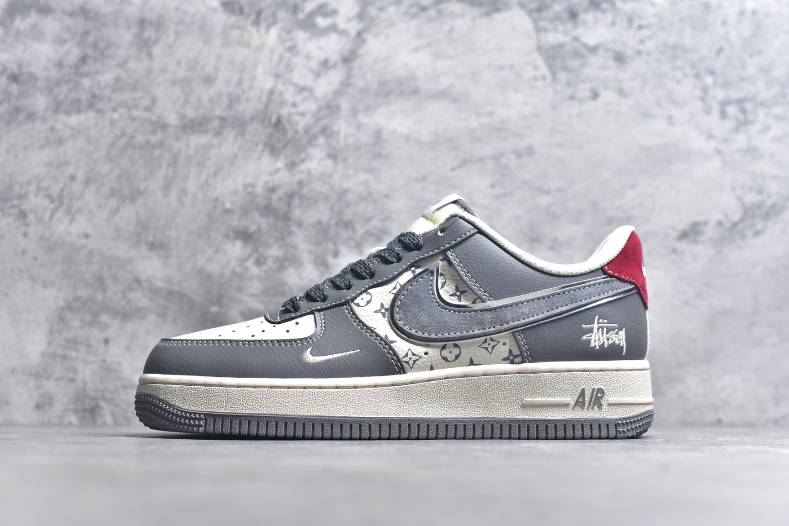 #Nk Air Force 1\’07 Low 斯图西联名-米灰红印花 空军一号 低帮休闲板鞋 XZ6188-338 #原楦头原纸板 原装鞋盒 定制五金配件 内置全掌气垫 原厂鞋底 尺码：36 36.5 37.5 38 38.5 39 40 40.5 41 42 42.5 43 44 44.5 45 9.D4-选品中心