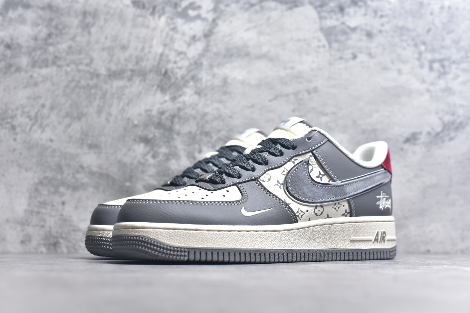 图片[2]-#Nk Air Force 1\’07 Low 斯图西联名-米灰红印花 空军一号 低帮休闲板鞋 XZ6188-338 #原楦头原纸板 原装鞋盒 定制五金配件 内置全掌气垫 原厂鞋底 尺码：36 36.5 37.5 38 38.5 39 40 40.5 41 42 42.5 43 44 44.5 45 9.D4-选品中心