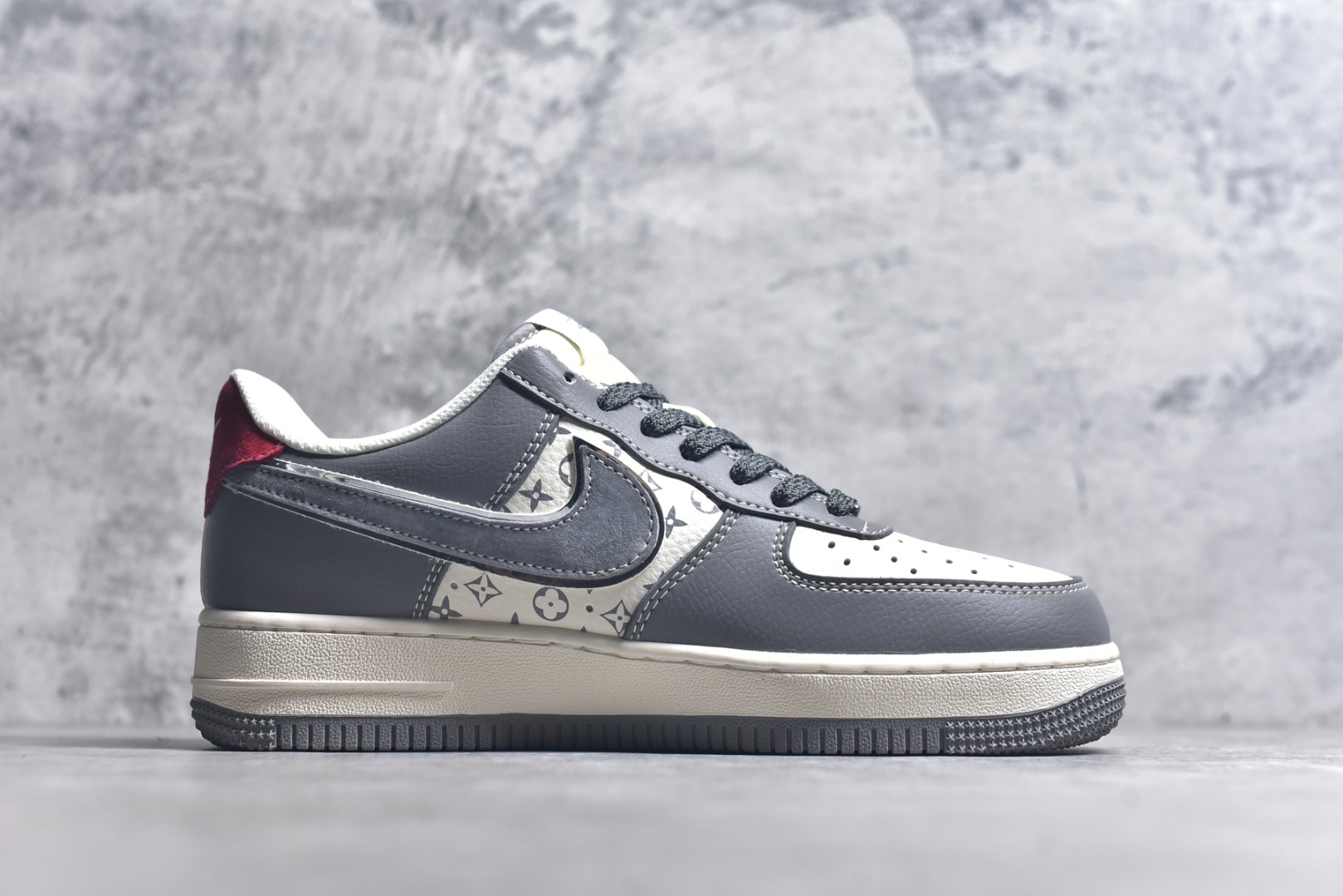 图片[3]-#Nk Air Force 1\’07 Low 斯图西联名-米灰红印花 空军一号 低帮休闲板鞋 XZ6188-338 #原楦头原纸板 原装鞋盒 定制五金配件 内置全掌气垫 原厂鞋底 尺码：36 36.5 37.5 38 38.5 39 40 40.5 41 42 42.5 43 44 44.5 45 9.D4-选品中心