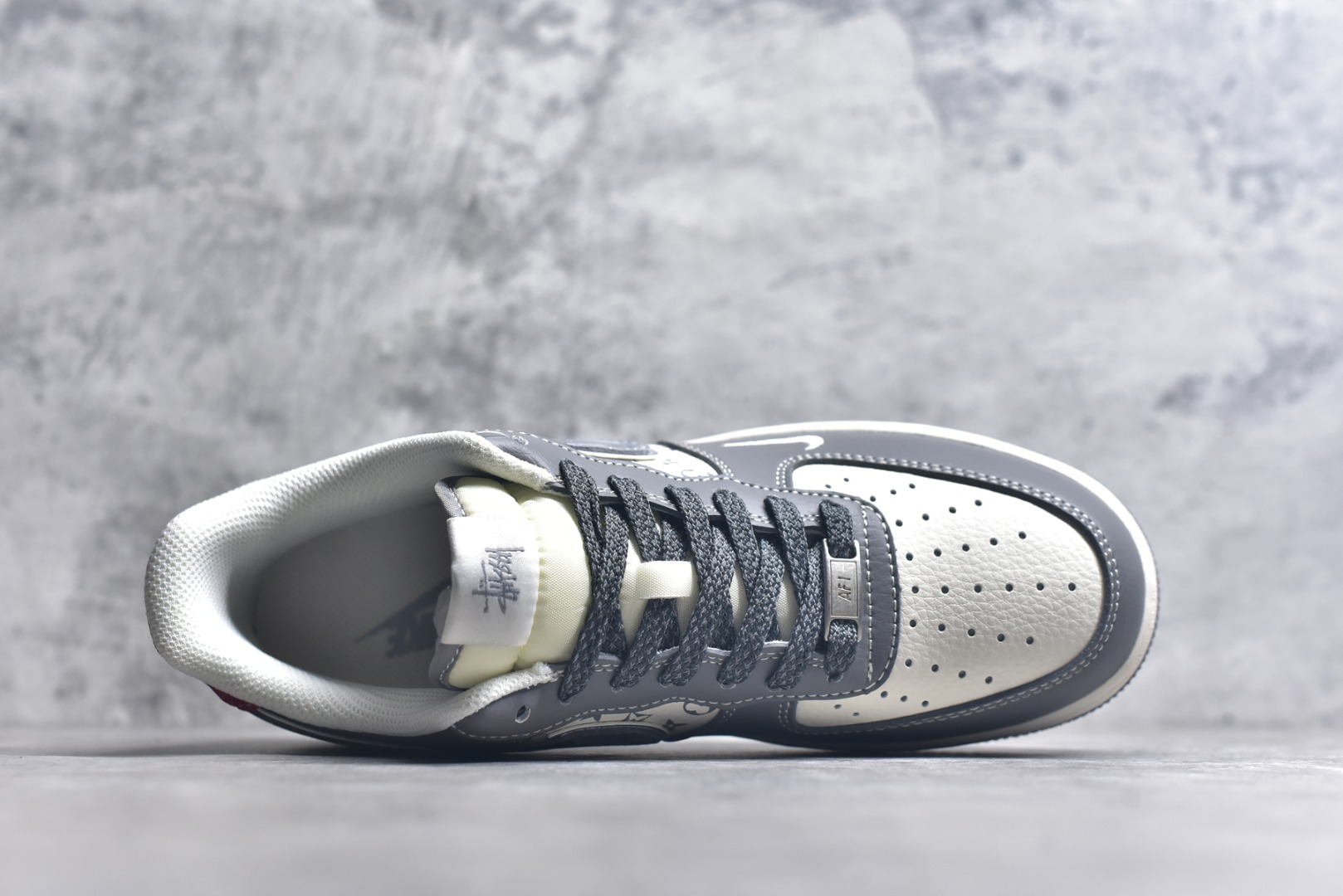 图片[4]-#Nk Air Force 1\’07 Low 斯图西联名-米灰红印花 空军一号 低帮休闲板鞋 XZ6188-338 #原楦头原纸板 原装鞋盒 定制五金配件 内置全掌气垫 原厂鞋底 尺码：36 36.5 37.5 38 38.5 39 40 40.5 41 42 42.5 43 44 44.5 45 9.D4-选品中心