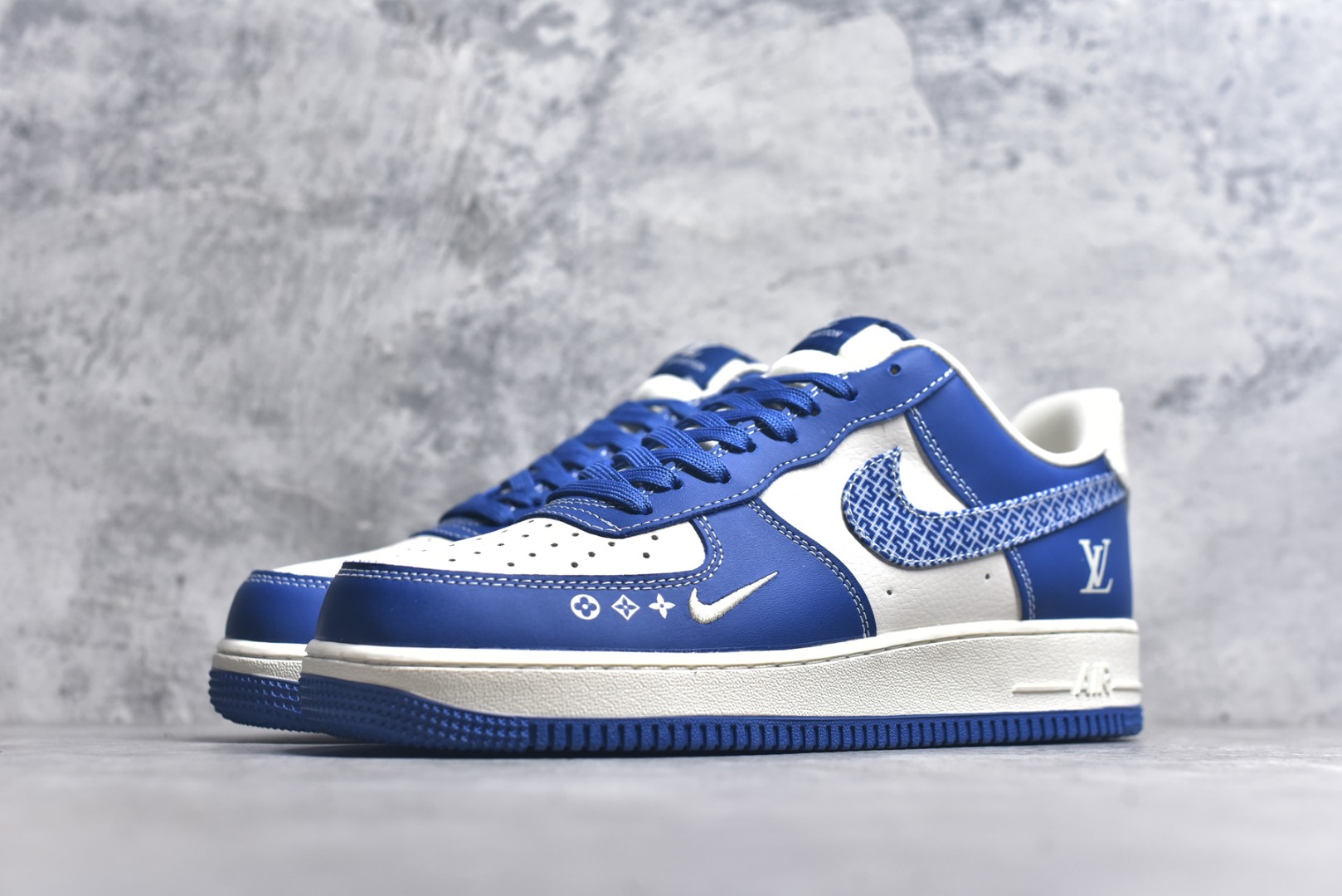 图片[2]-#Nike Air Force 1\’07 Low LV联名 花纹蓝勾 空军一号低帮休闲板鞋 KK1988-092 #原楦头原纸板 原装鞋盒 定制五金配件 内置全掌气垫 原厂鞋底 尺码：36 36.5 37.5 38 38.5 39 40 40.5 41 42 42.5 43 44 44.5 45 9.D4-选品中心
