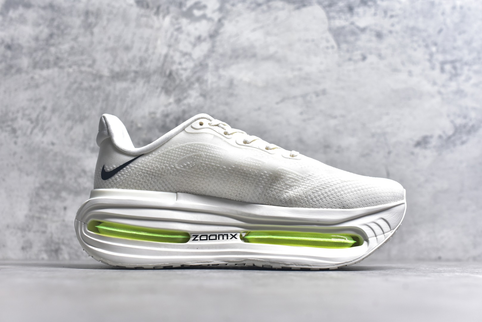 图片[3]-#Nike ZOOM PREMIUM 耐克 飞马 舒适减震防滑 低帮跑步鞋全掌ReactX泡绵中底 前掌和后跟还配备了Air Zoom气垫单元 据说跑起来更快更舒适哦 这次最大的升级点 首次引入了ReactX泡绵货号：FN8453-008 尺码：36-45-选品中心