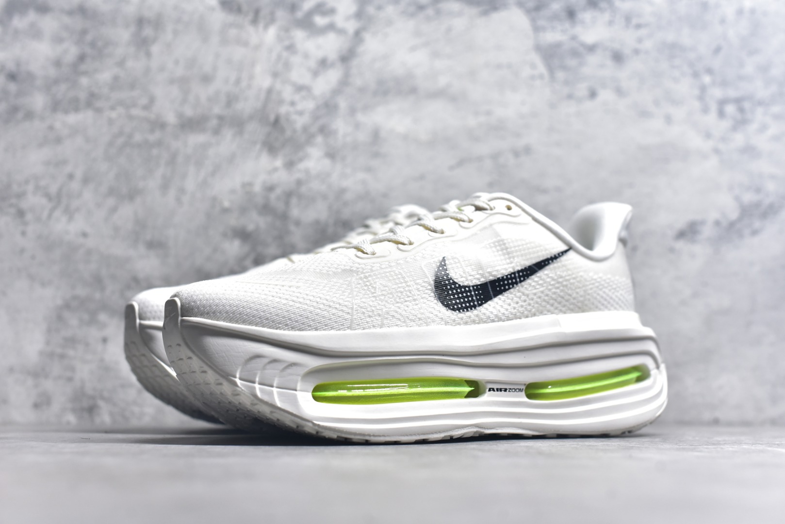 图片[2]-#Nike ZOOM PREMIUM 耐克 飞马 舒适减震防滑 低帮跑步鞋全掌ReactX泡绵中底 前掌和后跟还配备了Air Zoom气垫单元 据说跑起来更快更舒适哦 这次最大的升级点 首次引入了ReactX泡绵货号：FN8453-008 尺码：36-45-选品中心