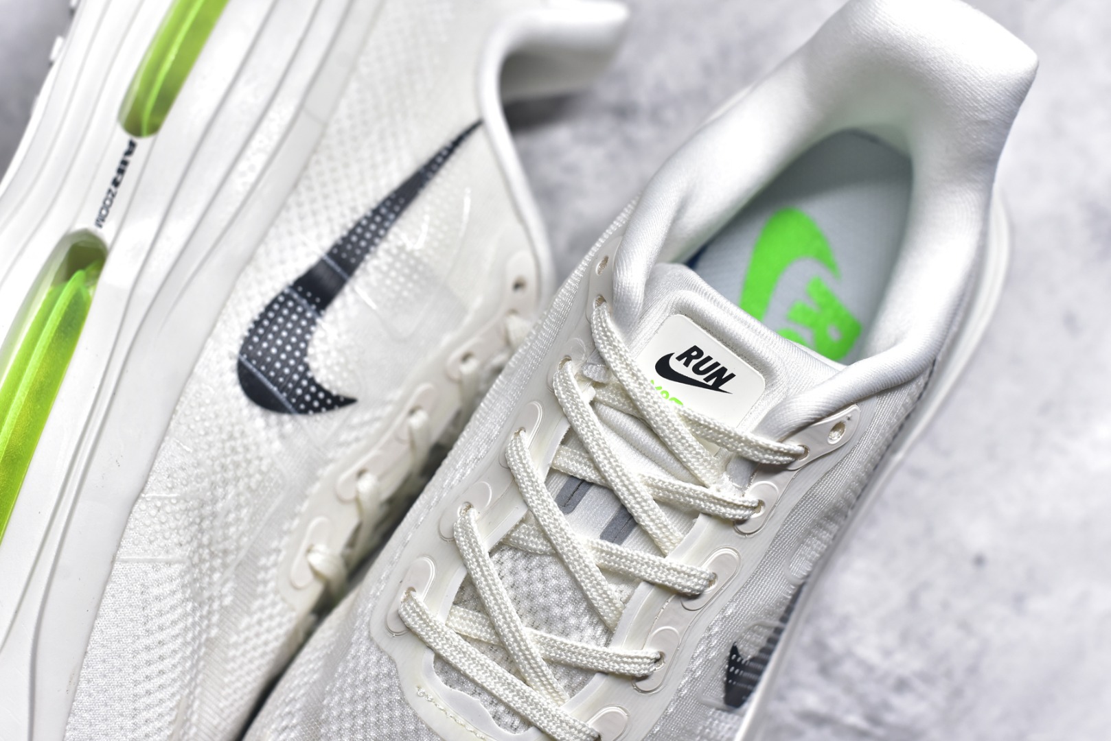 图片[9]-#Nike ZOOM PREMIUM 耐克 飞马 舒适减震防滑 低帮跑步鞋全掌ReactX泡绵中底 前掌和后跟还配备了Air Zoom气垫单元 据说跑起来更快更舒适哦 这次最大的升级点 首次引入了ReactX泡绵货号：FN8453-008 尺码：36-45-选品中心