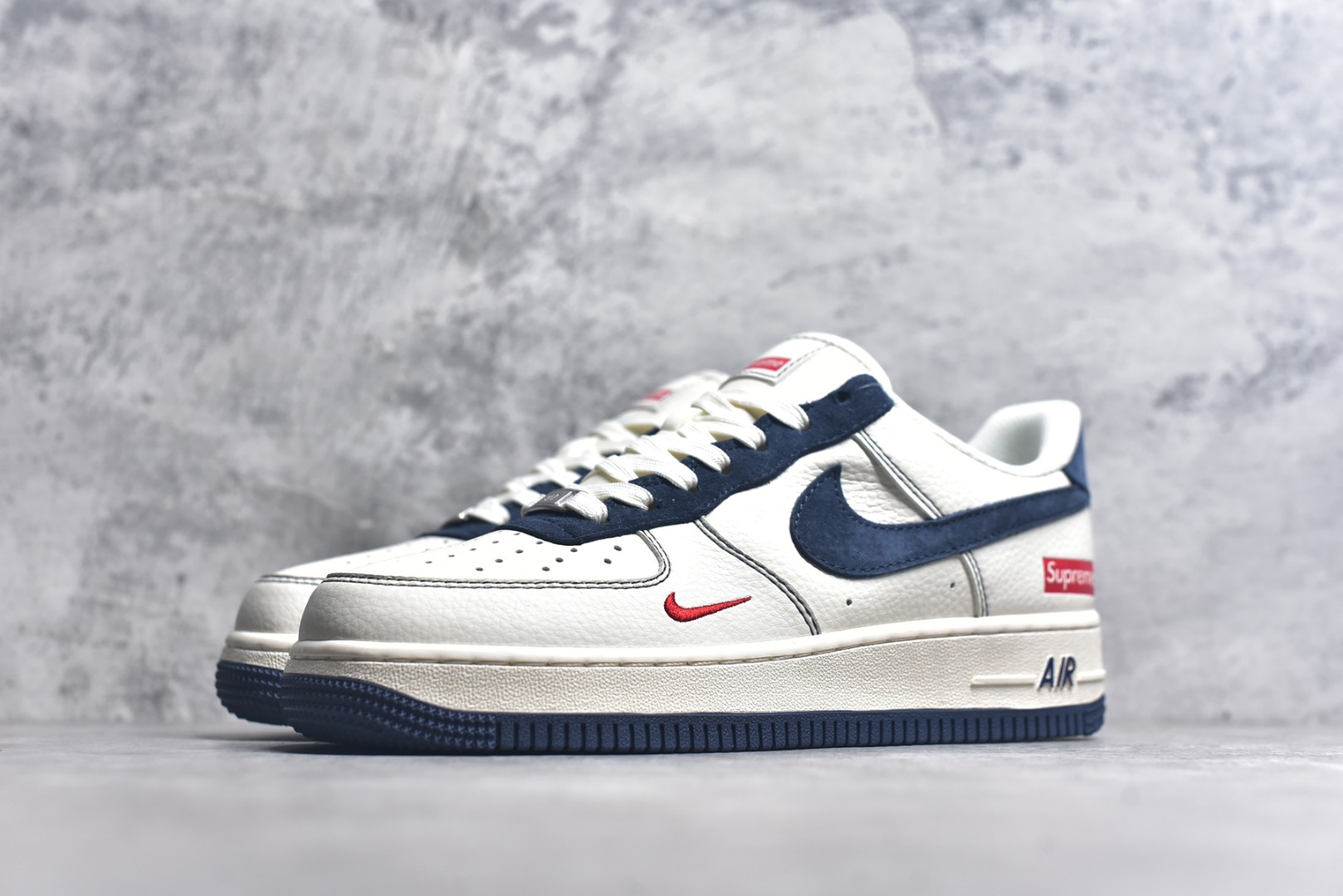 图片[2]-#Nk Air Force 1\’07 Low Supreme联名-米蓝翻毛勾 空军一号低帮休闲板鞋 XZ3328-669 #原楦头原纸板 原装鞋盒 定制五金配件 内置全掌气垫 原厂鞋底 尺码：36 36.5 37.5 38 38.5 39 40 40.5 41 42 42.5 43 44 44.5 45 9.D4-选品中心