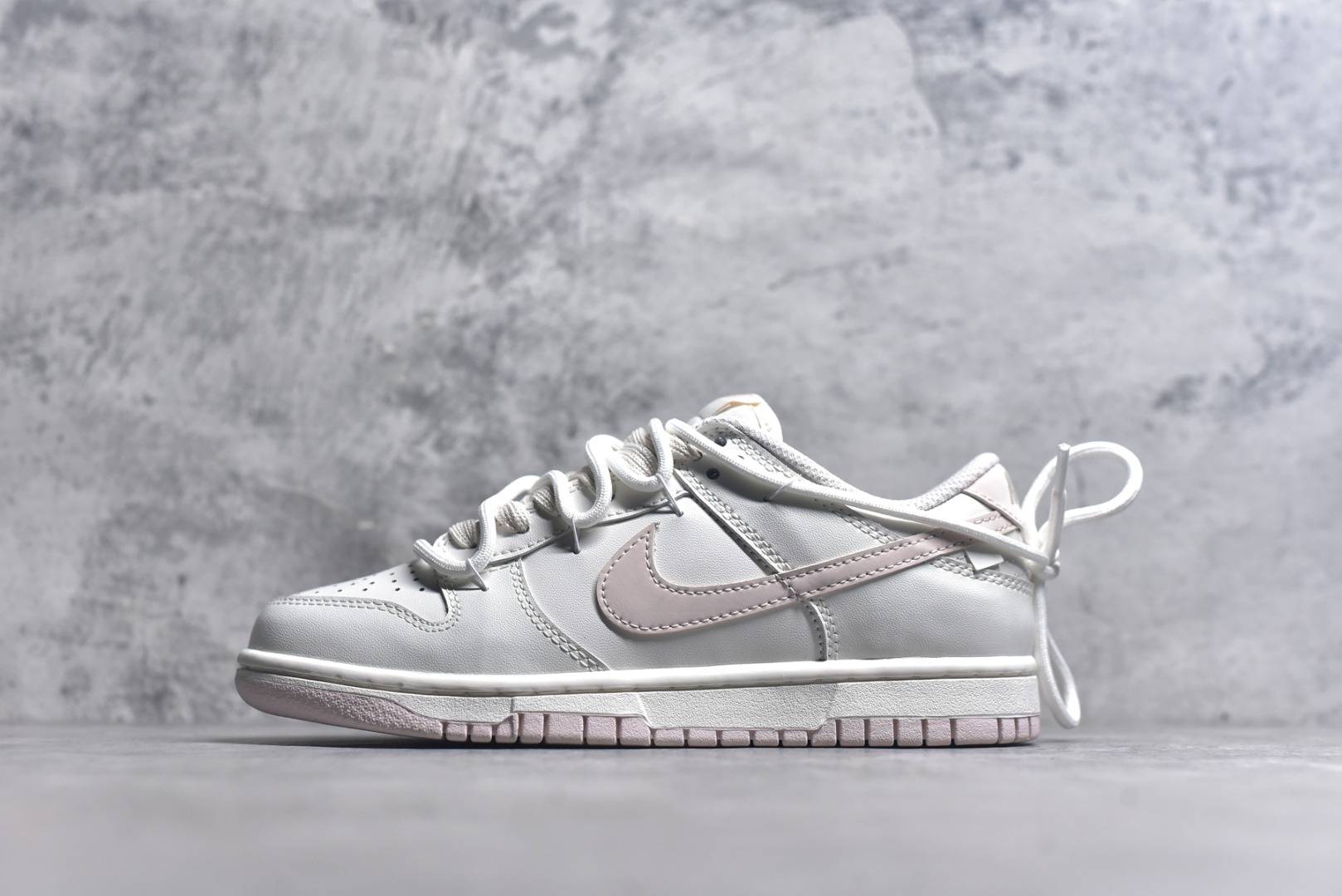 #Nike SB Dunk Low \”Just Do it\” 周年高端定制 低帮休闲板鞋 WP0510-069 #定制鞋盒 大厂纯原品质出货 超高清洁度 皮料切割干净无任何毛边 细节完美 尺码：35.5 36 36.5 37.5 38 38.5 39 40 9.E5-选品中心