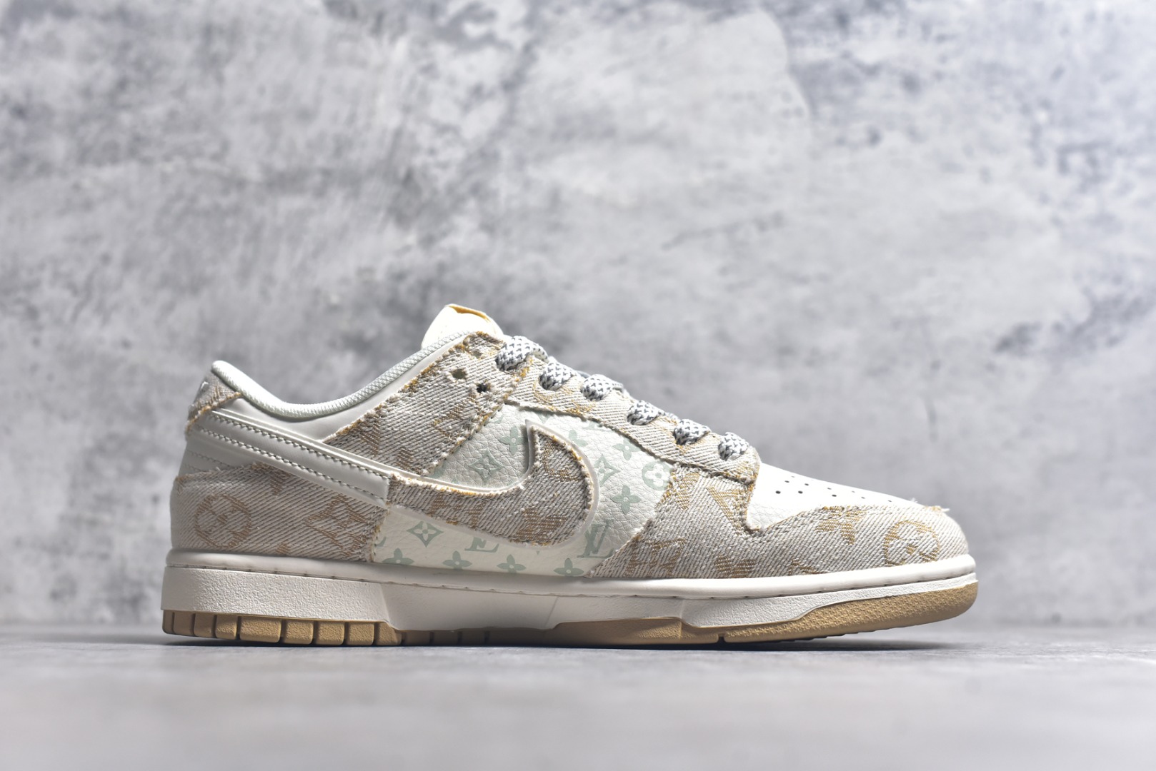 图片[3]-#Nike SB Dunk Low LV联名 卡其牛仔 周年高端定制 低帮休闲板鞋 YX5066-377 #定制鞋盒 大厂纯原品质出货 超高清洁度 皮料切割干净无任何毛边 细节完美 尺码：36 36.5 37.5 38 38.5 39 40 40.5 41 42 42.5 43 44 44.5 45 9.E5-选品中心