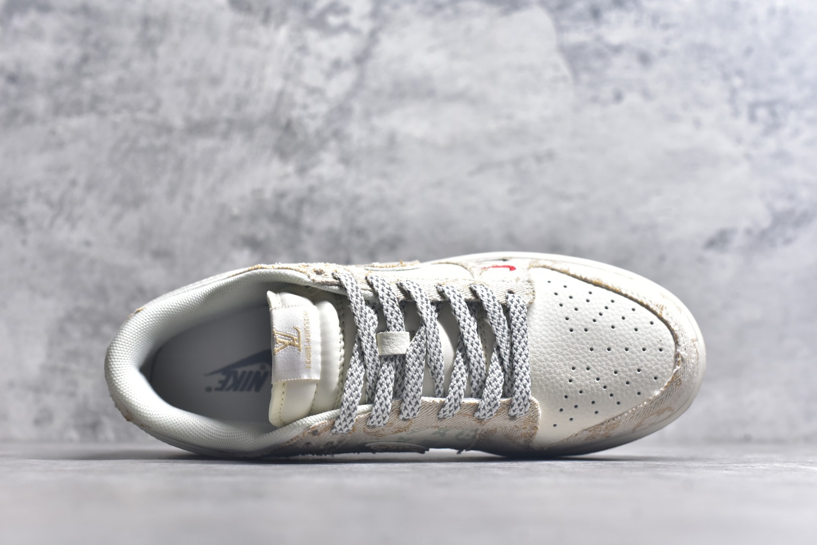 图片[4]-#Nike SB Dunk Low LV联名 卡其牛仔 周年高端定制 低帮休闲板鞋 YX5066-377 #定制鞋盒 大厂纯原品质出货 超高清洁度 皮料切割干净无任何毛边 细节完美 尺码：36 36.5 37.5 38 38.5 39 40 40.5 41 42 42.5 43 44 44.5 45 9.E5-选品中心