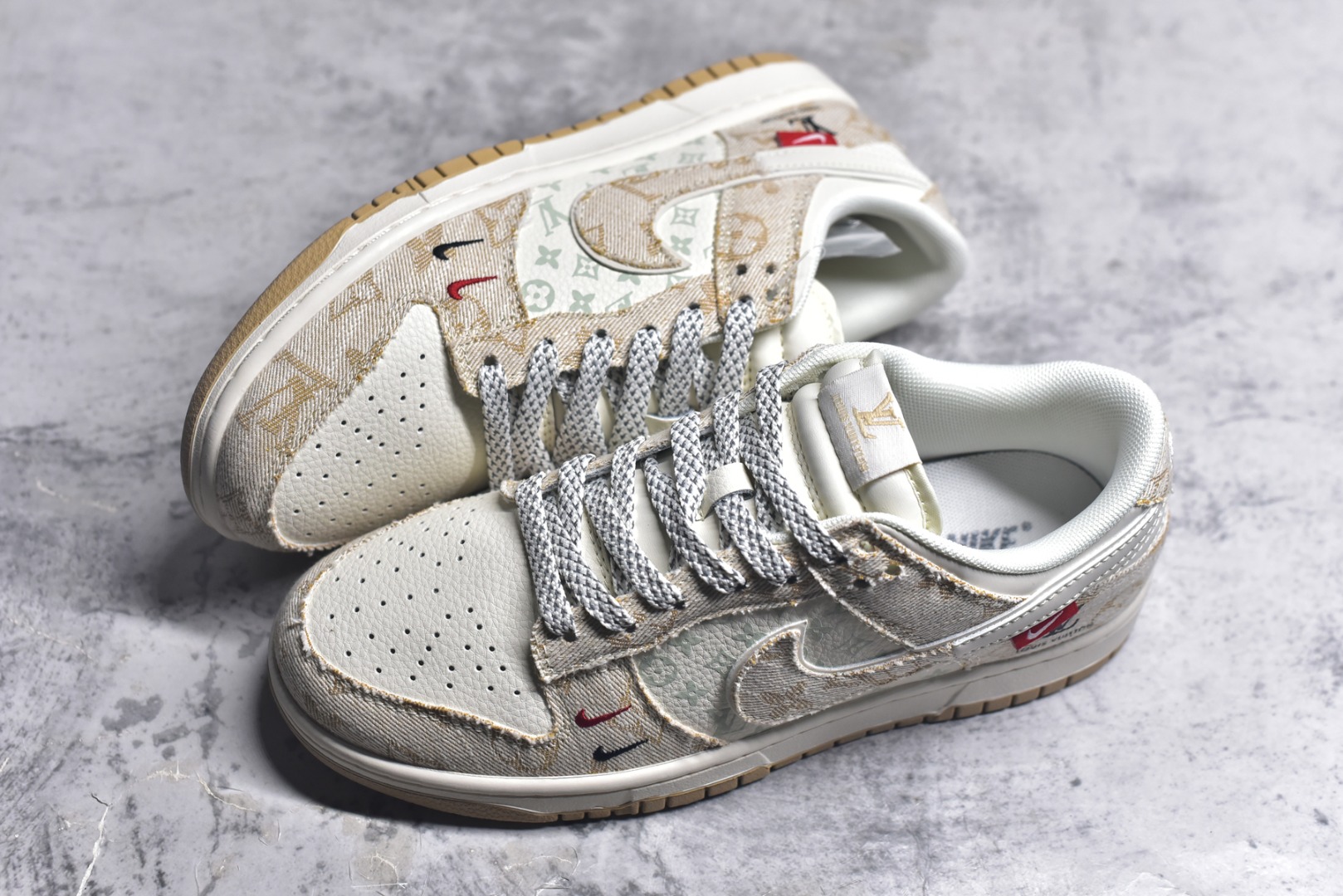 图片[7]-#Nike SB Dunk Low LV联名 卡其牛仔 周年高端定制 低帮休闲板鞋 YX5066-377 #定制鞋盒 大厂纯原品质出货 超高清洁度 皮料切割干净无任何毛边 细节完美 尺码：36 36.5 37.5 38 38.5 39 40 40.5 41 42 42.5 43 44 44.5 45 9.E5-选品中心