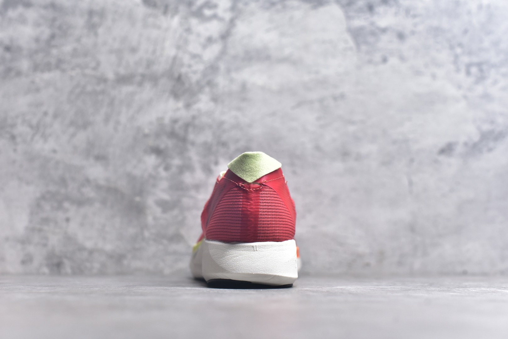 图片[5]-#Adidas Adizero Takumi Sen 10 M耐磨减震专业跑步鞋 男款 北京马拉松40周年限定。冲向目标，一路向前，不断挑战和突破自我。无论是平时训练还是马拉松，让这款adidas跑步鞋伴你畅快开跑。兼具舒适性和结构感，搭载Lightstrike科技，为步伐注入活力。 货号：IG8201 尺码：36 36.5 37.5 38 38.5 39 40 40.5 41 42 42.5 43 44 45-选品中心