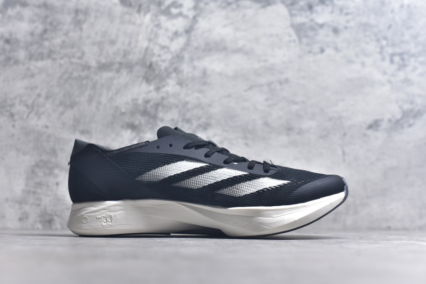 图片[3]-#Adidas Adizero Takumi Sen 10 M耐磨减震专业跑步鞋 男款 北京马拉松40周年限定。冲向目标，一路向前，不断挑战和突破自我。无论是平时训练还是马拉松，让这款adidas跑步鞋伴你畅快开跑。兼具舒适性和结构感，搭载Lightstrike科技，为步伐注入活力。 货号：IH5710 尺码：36 36.5 37.5 38 38.5 39 40 40.5 41 42 42.5 43 44 45-选品中心