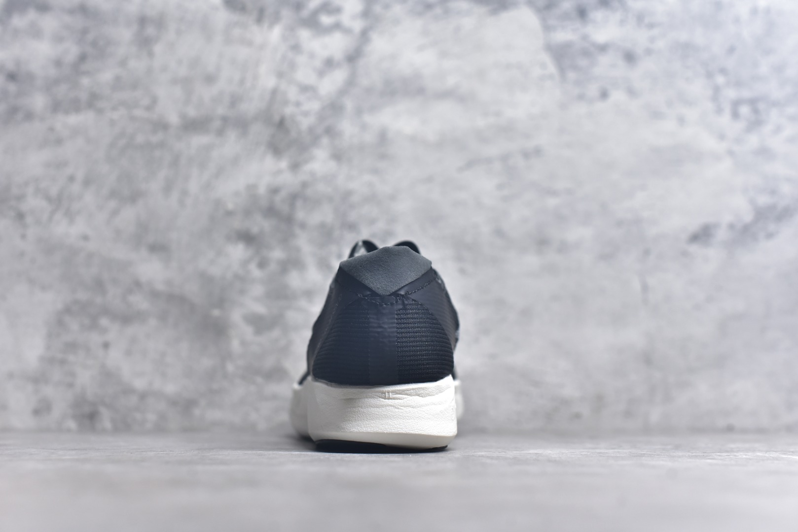 图片[5]-#Adidas Adizero Takumi Sen 10 M耐磨减震专业跑步鞋 男款 北京马拉松40周年限定。冲向目标，一路向前，不断挑战和突破自我。无论是平时训练还是马拉松，让这款adidas跑步鞋伴你畅快开跑。兼具舒适性和结构感，搭载Lightstrike科技，为步伐注入活力。 货号：IH5710 尺码：36 36.5 37.5 38 38.5 39 40 40.5 41 42 42.5 43 44 45-选品中心