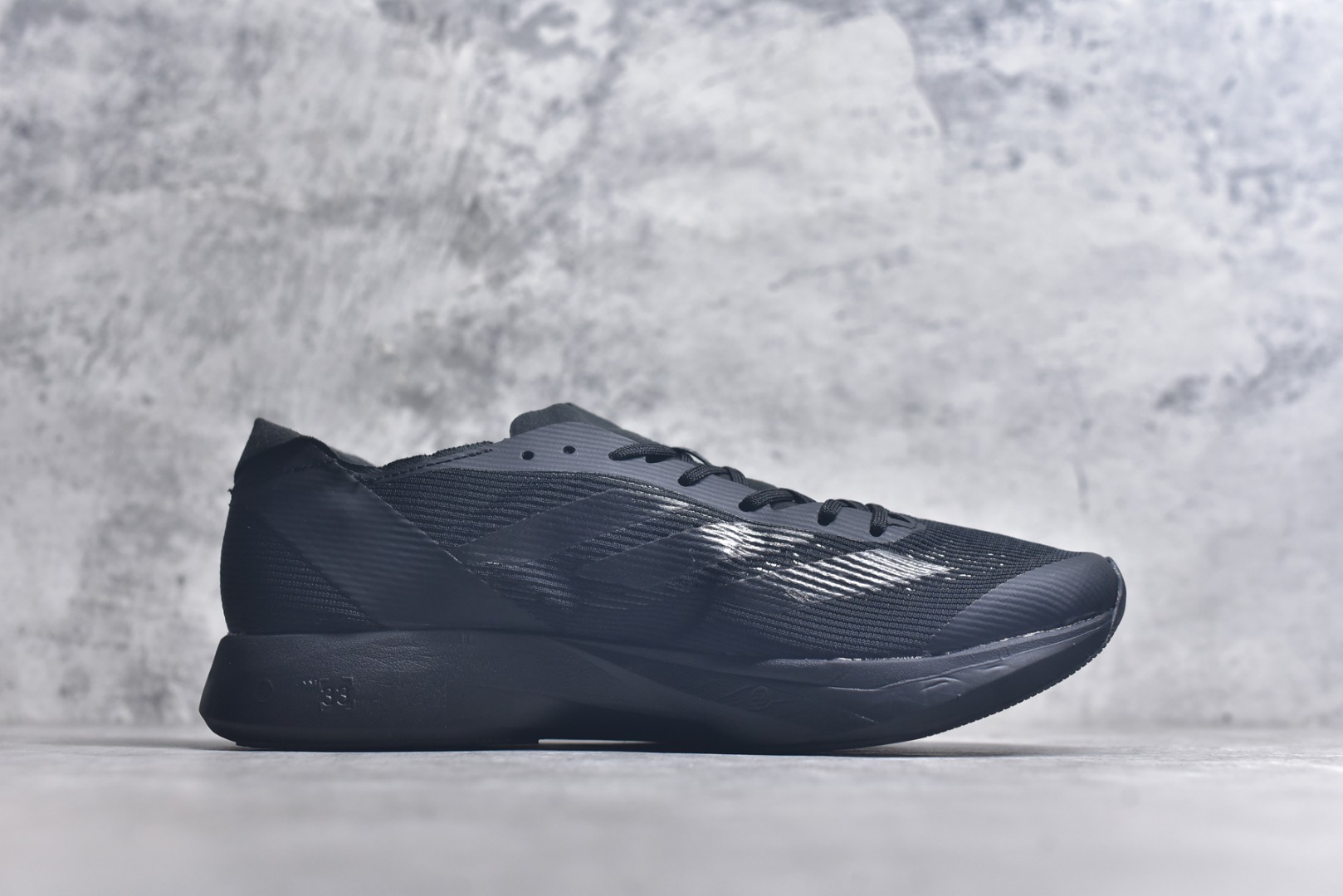 图片[3]-#Adidas Adizero Takumi Sen 10 M耐磨减震专业跑步鞋 男款 北京马拉松40周年限定。冲向目标，一路向前，不断挑战和突破自我。无论是平时训练还是马拉松，让这款adidas跑步鞋伴你畅快开跑。兼具舒适性和结构感，搭载Lightstrike科技，为步伐注入活力。 货号：IG7400 尺码：36 36.5 37.5 38 38.5 39 40 40.5 41 42 42.5 43 44 45-选品中心
