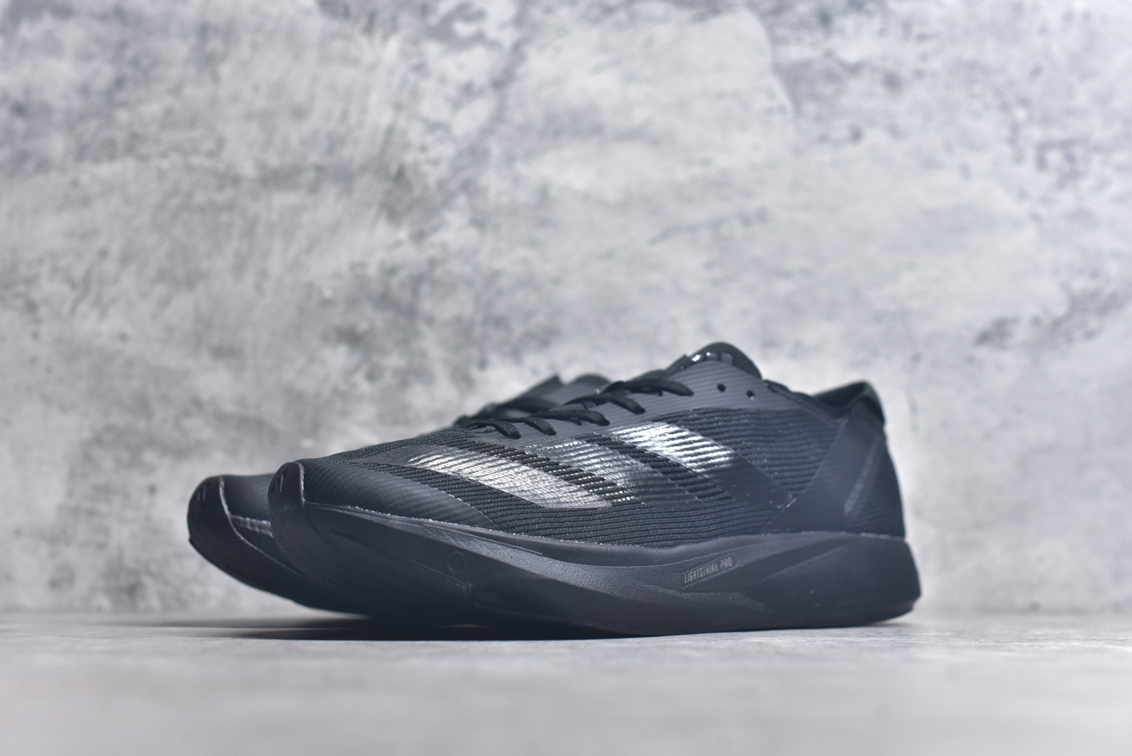 图片[2]-#Adidas Adizero Takumi Sen 10 M耐磨减震专业跑步鞋 男款 北京马拉松40周年限定。冲向目标，一路向前，不断挑战和突破自我。无论是平时训练还是马拉松，让这款adidas跑步鞋伴你畅快开跑。兼具舒适性和结构感，搭载Lightstrike科技，为步伐注入活力。 货号：IG7400 尺码：36 36.5 37.5 38 38.5 39 40 40.5 41 42 42.5 43 44 45-选品中心