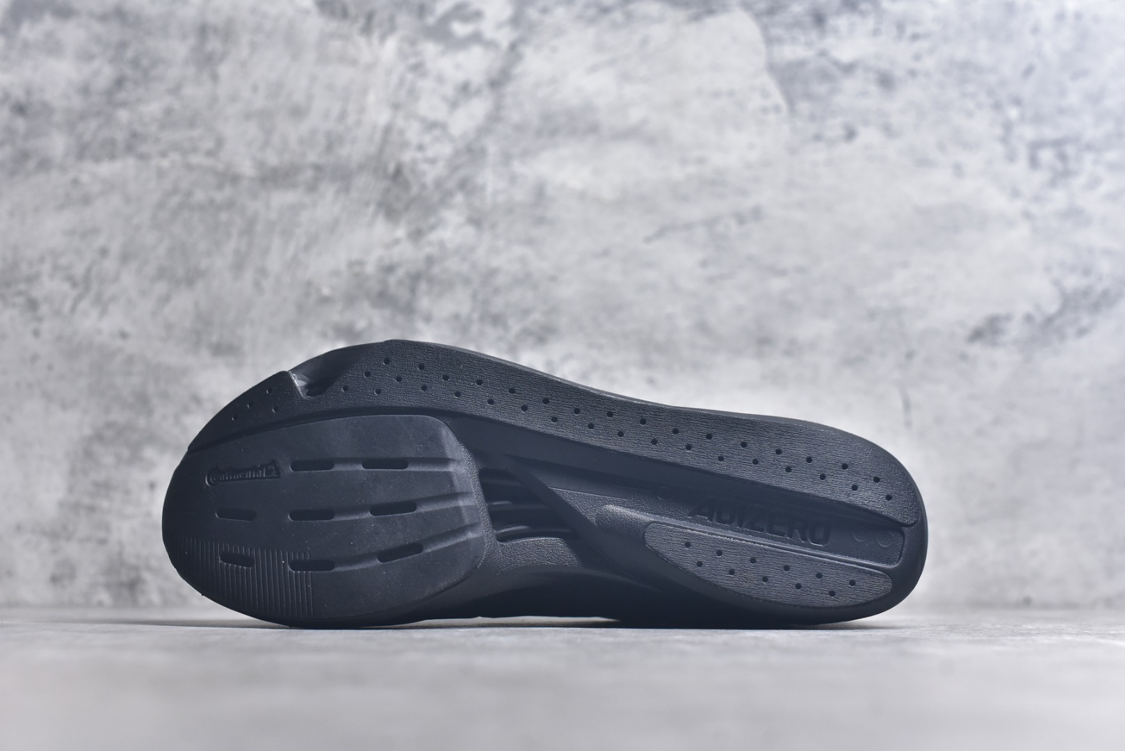 图片[6]-#Adidas Adizero Takumi Sen 10 M耐磨减震专业跑步鞋 男款 北京马拉松40周年限定。冲向目标，一路向前，不断挑战和突破自我。无论是平时训练还是马拉松，让这款adidas跑步鞋伴你畅快开跑。兼具舒适性和结构感，搭载Lightstrike科技，为步伐注入活力。 货号：IG7400 尺码：36 36.5 37.5 38 38.5 39 40 40.5 41 42 42.5 43 44 45-选品中心