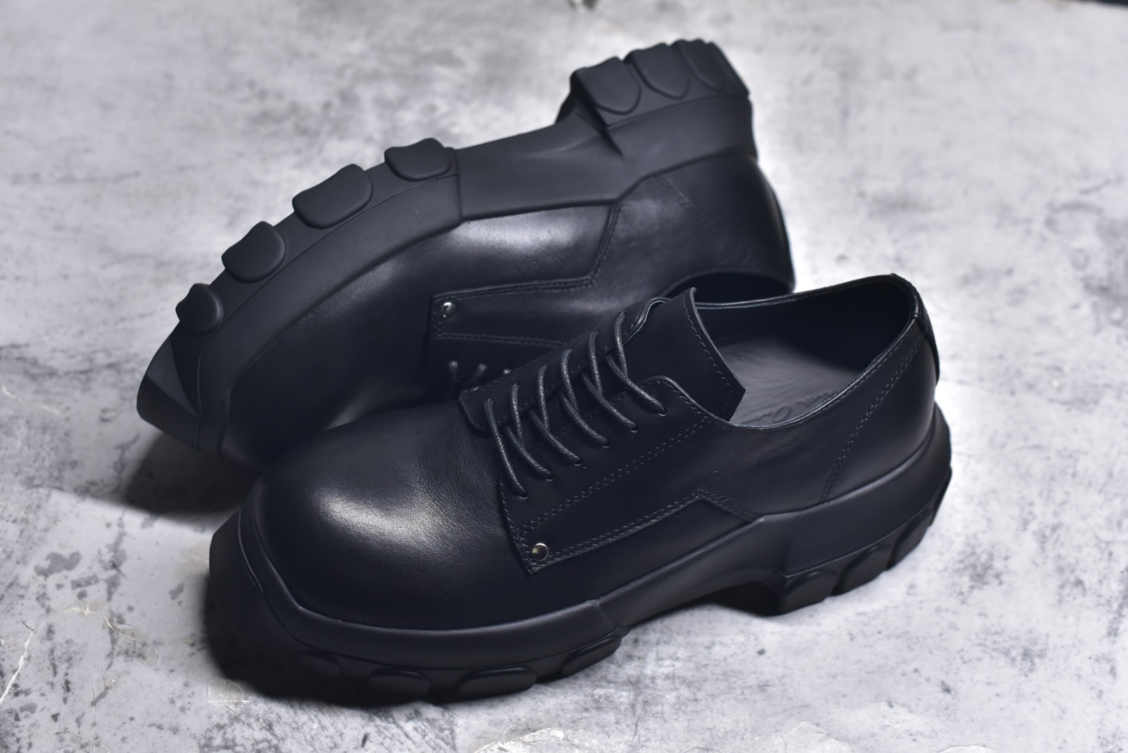 图片[7]-#Rick Owens 瑞克欧文斯 Laceup Bozo Tractor 章鱼德比 低帮厚底休闲皮鞋 原版开发 进口头层牛皮材质 内里小牛皮 外观时尚大气 鞋底采用耐磨的材质 尺码：39 40 41 42 43 44 45-选品中心