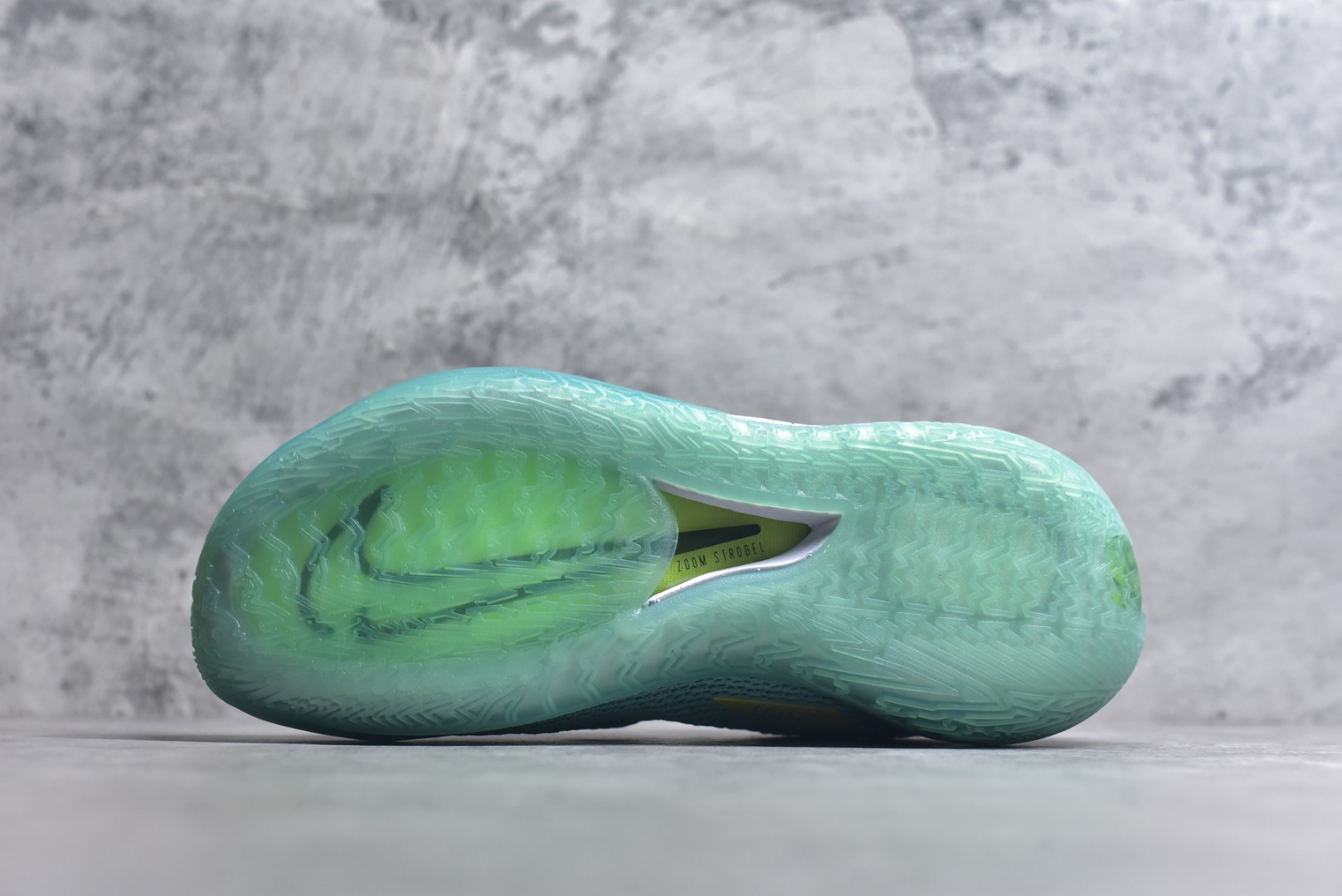 图片[6]-#Nike Air Zoom G.T.Cut 1 Sabrina lonescu 耐克新款实战系列篮球鞋 绿色 OX纯原生产线出品 全掌REACT+ZOOM STROBEL+后跟ZOOM 离地面更近的设计提供更快的反应速度 轻质双层网质鞋面 鞋面部分区域加强提供更好的控制力 低密度材料制成的鞋舌轻质舒适 后跟处分别配有“GT”字样和全新的鞋款系列Logo 货号：CZ0175-901 尺码：40 40.5 41 42 42.5 43 44 44.5 45 46-选品中心
