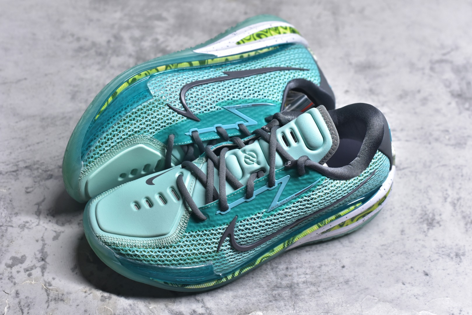 图片[7]-#Nike Air Zoom G.T.Cut 1 Sabrina lonescu 耐克新款实战系列篮球鞋 绿色 OX纯原生产线出品 全掌REACT+ZOOM STROBEL+后跟ZOOM 离地面更近的设计提供更快的反应速度 轻质双层网质鞋面 鞋面部分区域加强提供更好的控制力 低密度材料制成的鞋舌轻质舒适 后跟处分别配有“GT”字样和全新的鞋款系列Logo 货号：CZ0175-901 尺码：40 40.5 41 42 42.5 43 44 44.5 45 46-选品中心