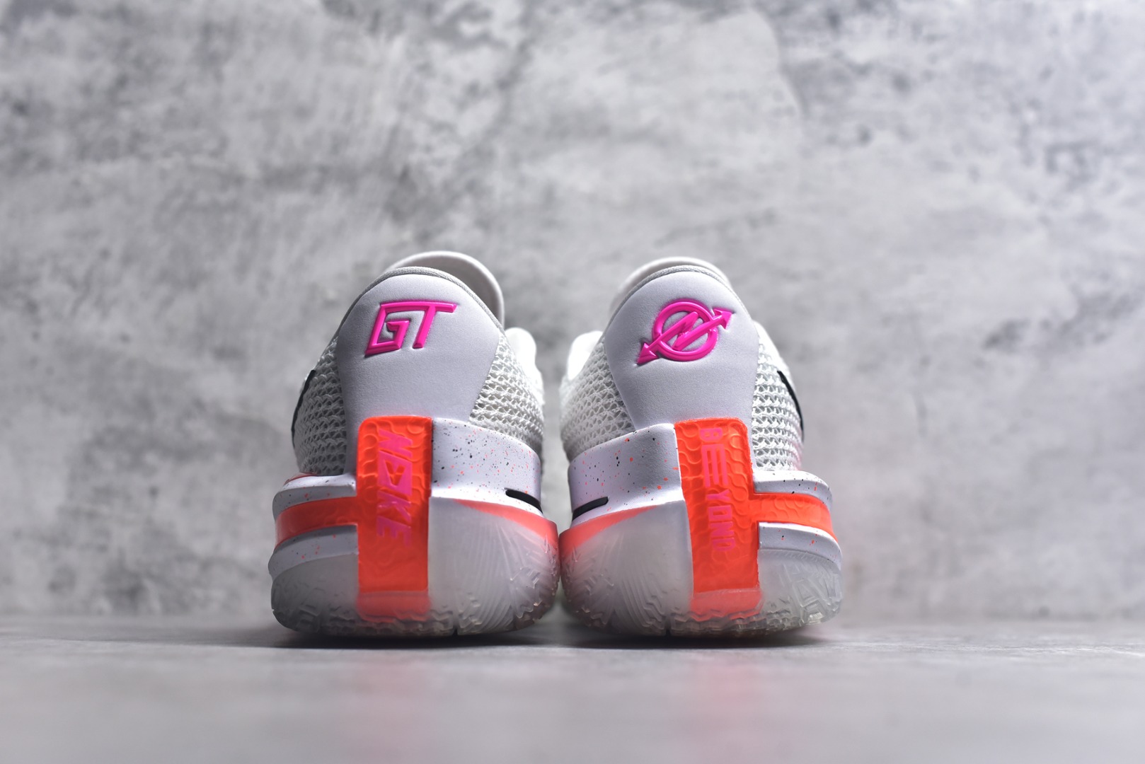 图片[5]-#Nike Air Zoom G.T.Cut 1 Sabrina lonescu 耐克新款实战系列篮球鞋蜜桃粉 OX纯原生产线出品 全掌REACT+ZOOM STROBEL+后跟ZOOM 离地面更近的设计提供更快的反应速度 轻质双层网质鞋面 鞋面部分区域加强提供更好的控制力 低密度材料制成的鞋舌轻质舒适 后跟处分别配有“GT”字样和全新的鞋款系列Logo 货号：CZ0175-106 尺码：40 40.5 41 42 42.5 43 44 44.5 45 46-选品中心