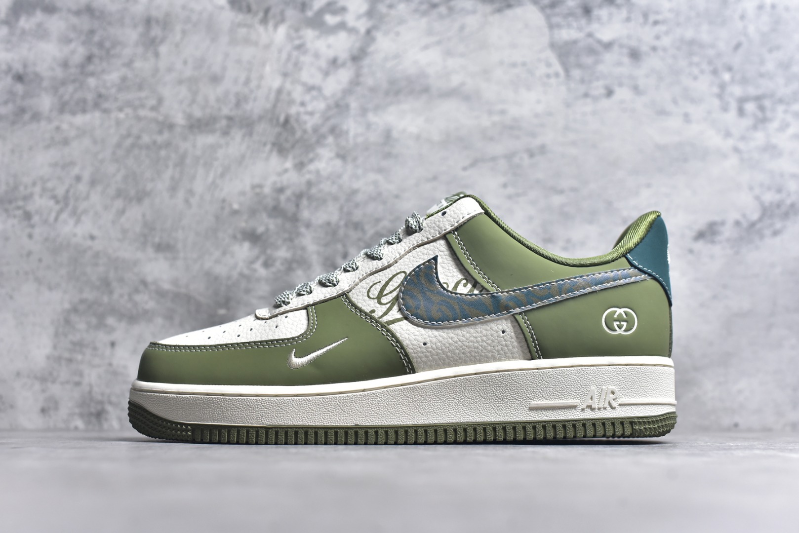 #Nike Air Force 1\’07 Low 古驰联名 草绿 空军一号低帮休闲板鞋 KK1988-094 #原楦头原纸板 原装鞋盒 定制五金配件 内置全掌气垫 原厂鞋底 尺码：36 36.5 37.5 38 38.5 39 40 40.5 41 42 42.5 43 44 44.5 45 9.D4-选品中心