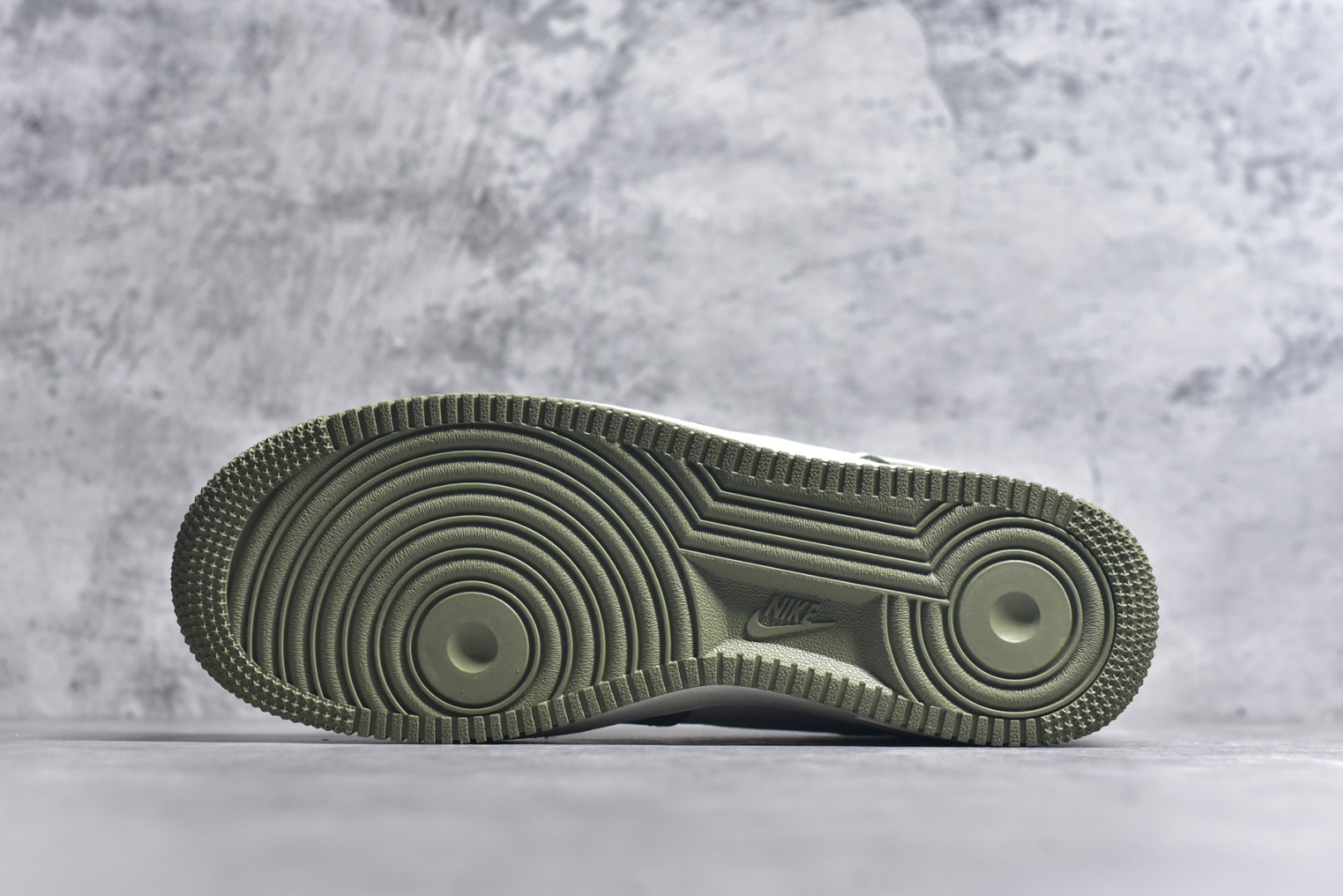 图片[6]-#Nike Air Force 1\’07 Low 古驰联名 草绿 空军一号低帮休闲板鞋 KK1988-094 #原楦头原纸板 原装鞋盒 定制五金配件 内置全掌气垫 原厂鞋底 尺码：36 36.5 37.5 38 38.5 39 40 40.5 41 42 42.5 43 44 44.5 45 9.D4-选品中心
