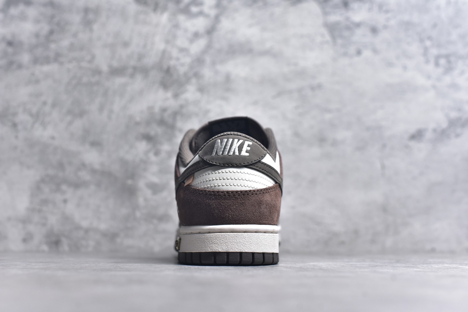 图片[5]-#Nike SB Dunk Low 联名 白咖色 高端定制 低帮休闲板鞋 GW0620-112 #定制鞋盒 大厂纯原品质出货 超高清洁度 皮料切割干净无任何毛边 细节完美 尺码：40 40.5 41 42 42.5 43 44 44.5 45 46 9.E5-选品中心