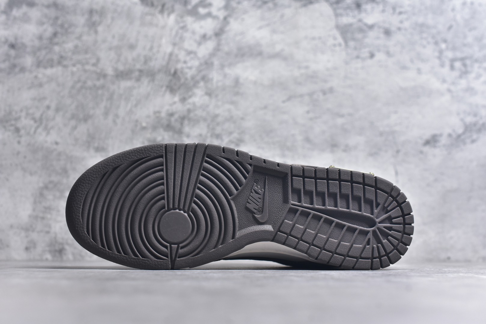 图片[6]-#Nike SB Dunk Low 联名 白咖色 高端定制 低帮休闲板鞋 GW0620-112 #定制鞋盒 大厂纯原品质出货 超高清洁度 皮料切割干净无任何毛边 细节完美 尺码：40 40.5 41 42 42.5 43 44 44.5 45 46 9.E5-选品中心