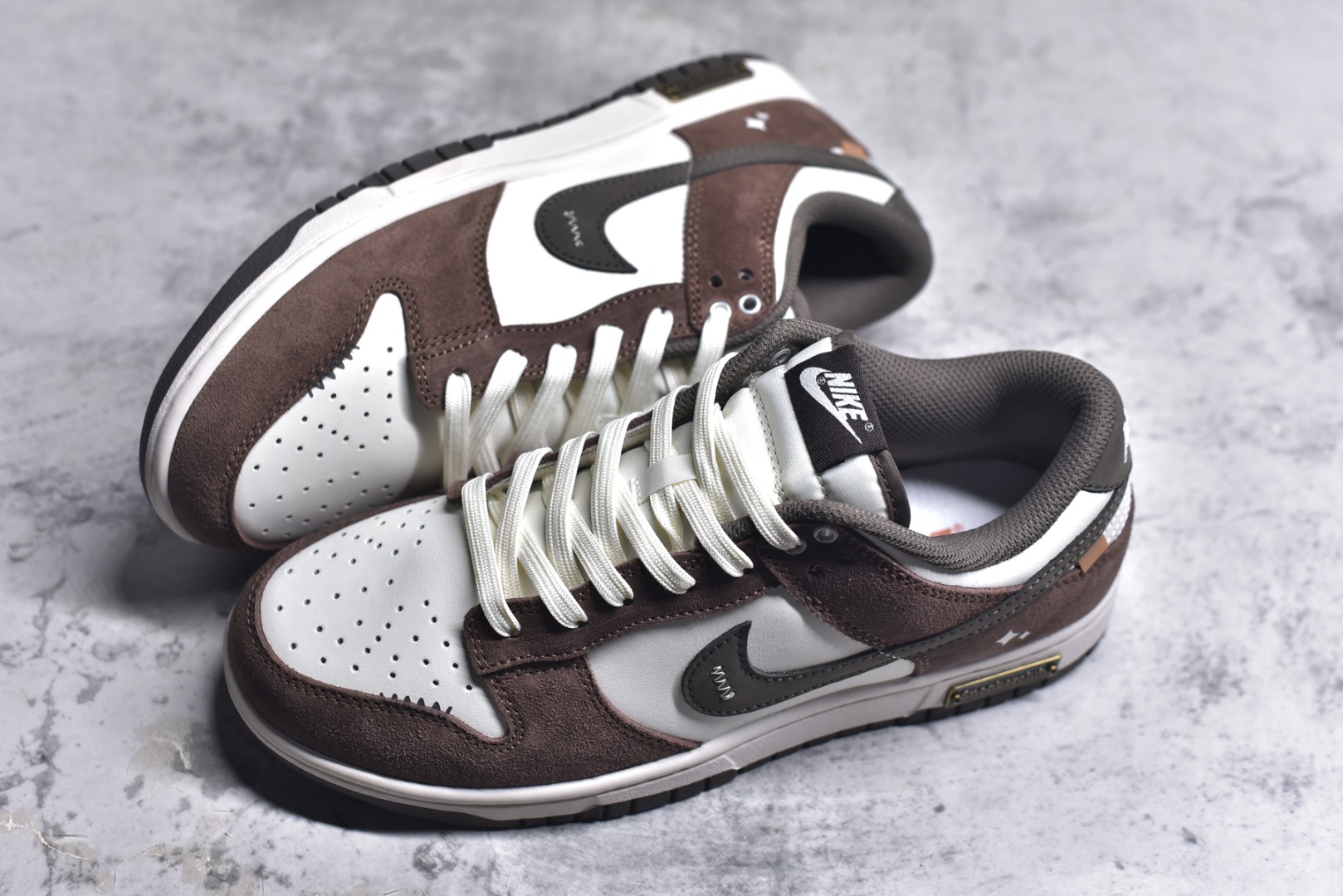 图片[7]-#Nike SB Dunk Low 联名 白咖色 高端定制 低帮休闲板鞋 GW0620-112 #定制鞋盒 大厂纯原品质出货 超高清洁度 皮料切割干净无任何毛边 细节完美 尺码：40 40.5 41 42 42.5 43 44 44.5 45 46 9.E5-选品中心
