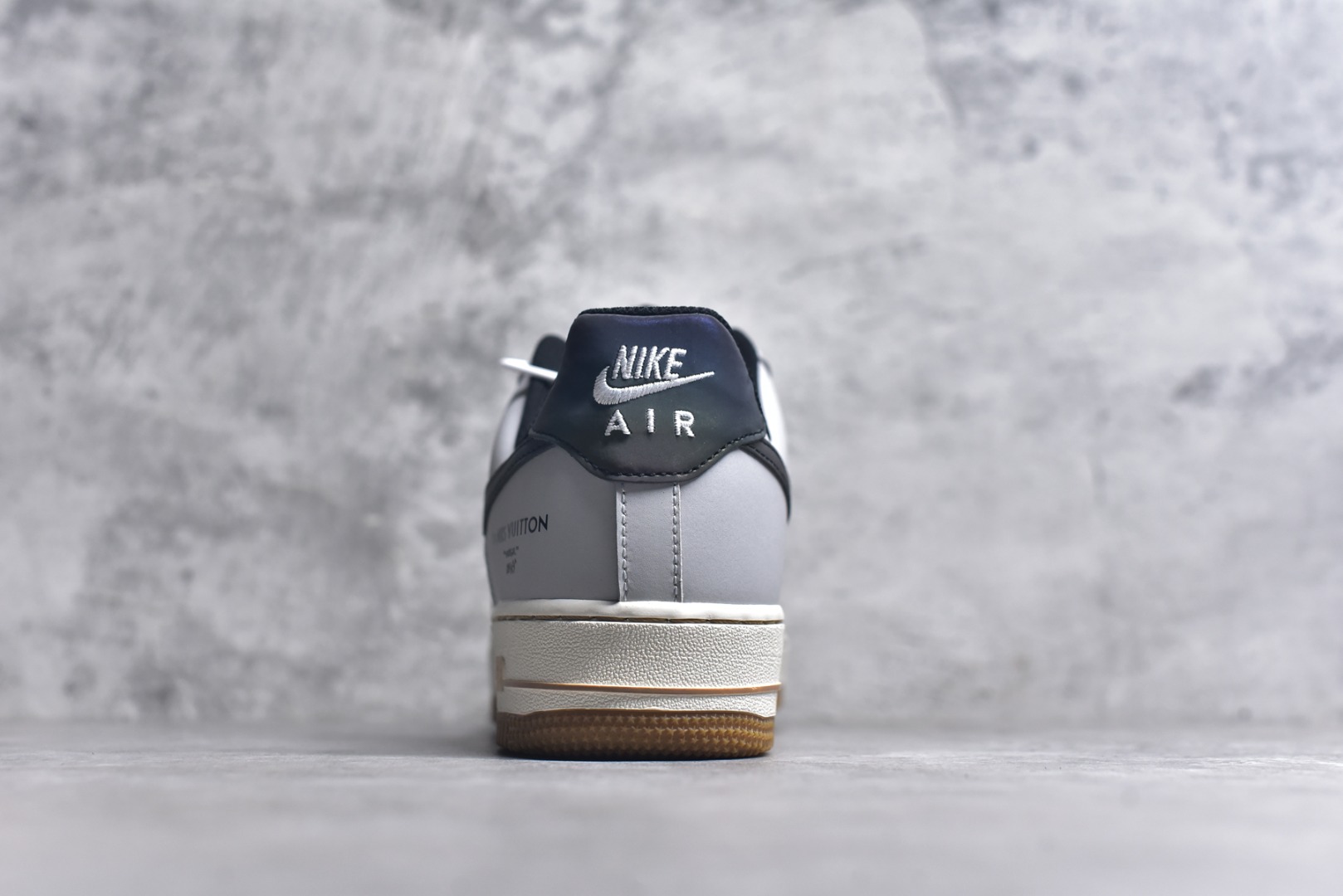 图片[5]-#Nike Air Force 1\’07 Low LV联名 灰白镭射渐变 空军一号低帮休闲板鞋 LW9279-020 #原楦头原纸板 原装鞋盒 原厂鞋底 超高清洁度 细节完美 尺码：36 36.5 37.5 38 38.5 39 40 40.5 41 42 42.5 43 44 44.5 45 9.D4-选品中心