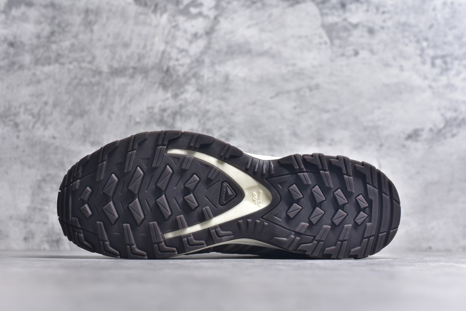 图片[6]-#Salomon XA PRO 3D EXPANSE萨洛蒙户外越野跑鞋 鞋面采用SENSIFIT贴合技术 全方位贴合包裹脚型 鞋跟部鞋底牵引设计 提供强大的抓地性能 更适应野外崎岖不平的道路 其3D ADVANCED CHASSIS底盘 材料轻量大化 钉齿设计更具稳定性、防护性 鞋底易磨损区运用CONTAGRIP高耐磨材料 应对城市硬质路面长距离跑考验 货号：477920-29 尺码：36 36.5 37.5 38 38.5 39 40 40.5 41 42 42.5 43 44 45-选品中心
