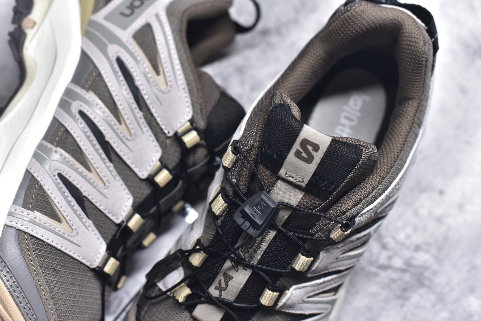 图片[9]-#Salomon XA PRO 3D EXPANSE萨洛蒙户外越野跑鞋 鞋面采用SENSIFIT贴合技术 全方位贴合包裹脚型 鞋跟部鞋底牵引设计 提供强大的抓地性能 更适应野外崎岖不平的道路 其3D ADVANCED CHASSIS底盘 材料轻量大化 钉齿设计更具稳定性、防护性 鞋底易磨损区运用CONTAGRIP高耐磨材料 应对城市硬质路面长距离跑考验 货号：477920-29 尺码：36 36.5 37.5 38 38.5 39 40 40.5 41 42 42.5 43 44 45-选品中心