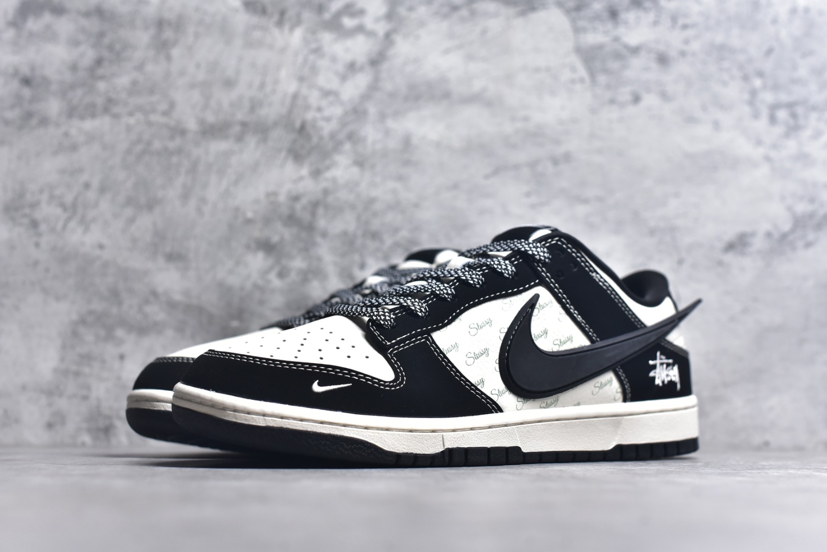 图片[2]-#Nk SB Dunk Low x AMBUSH x 斯图西联名-黑线 周年高端定制 低帮休闲板鞋 XX2025-358 #定制鞋盒 大厂纯原品质出货 超高清洁度 皮料切割干净无任何毛边 细节完美 尺码：36 36.5 37.5 38 38.5 39 40 40.5 41 42 42.5 43 44 44.5 45 9.E5-选品中心
