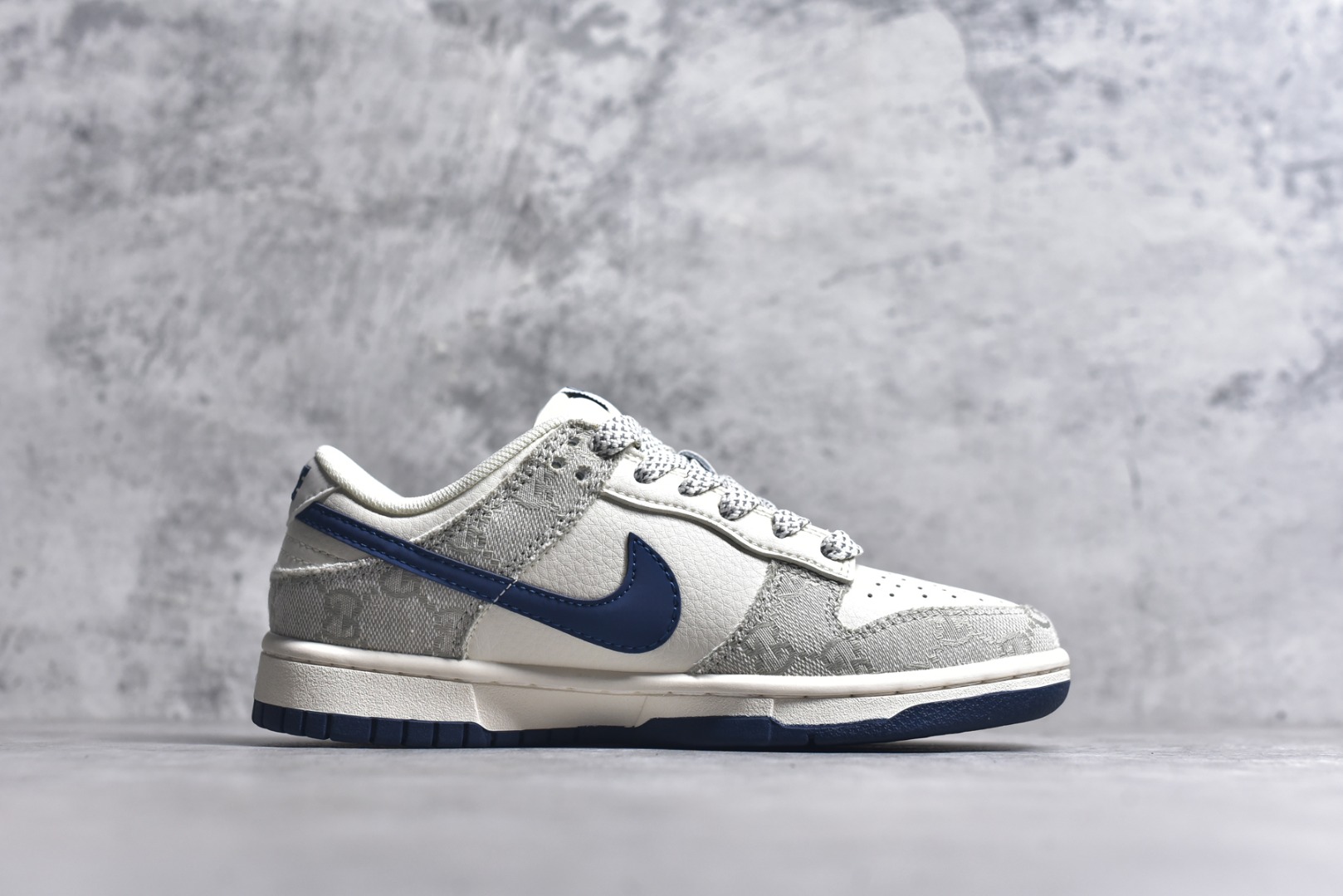 图片[3]-#Nk SB Dunk Low 古驰联名-烟灰蓝勾 周年高端定制 低帮休闲板鞋 XX2025-801 #定制鞋盒 大厂纯原品质出货 超高清洁度 皮料切割干净无任何毛边 细节完美 尺码：36 36.5 37.5 38 38.5 39 40 40.5 41 42 42.5 43 44 44.5 45 9.E5-选品中心