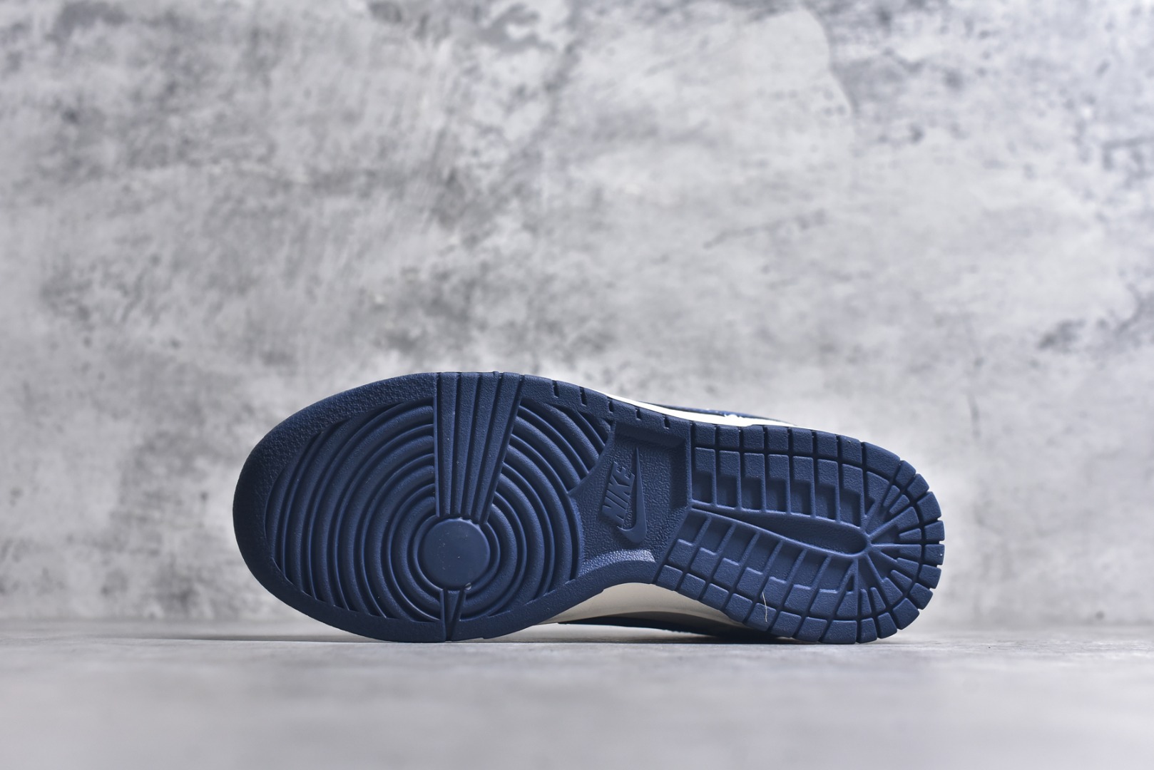 图片[6]-#Nk SB Dunk Low 古驰联名-烟灰蓝勾 周年高端定制 低帮休闲板鞋 XX2025-801 #定制鞋盒 大厂纯原品质出货 超高清洁度 皮料切割干净无任何毛边 细节完美 尺码：36 36.5 37.5 38 38.5 39 40 40.5 41 42 42.5 43 44 44.5 45 9.E5-选品中心