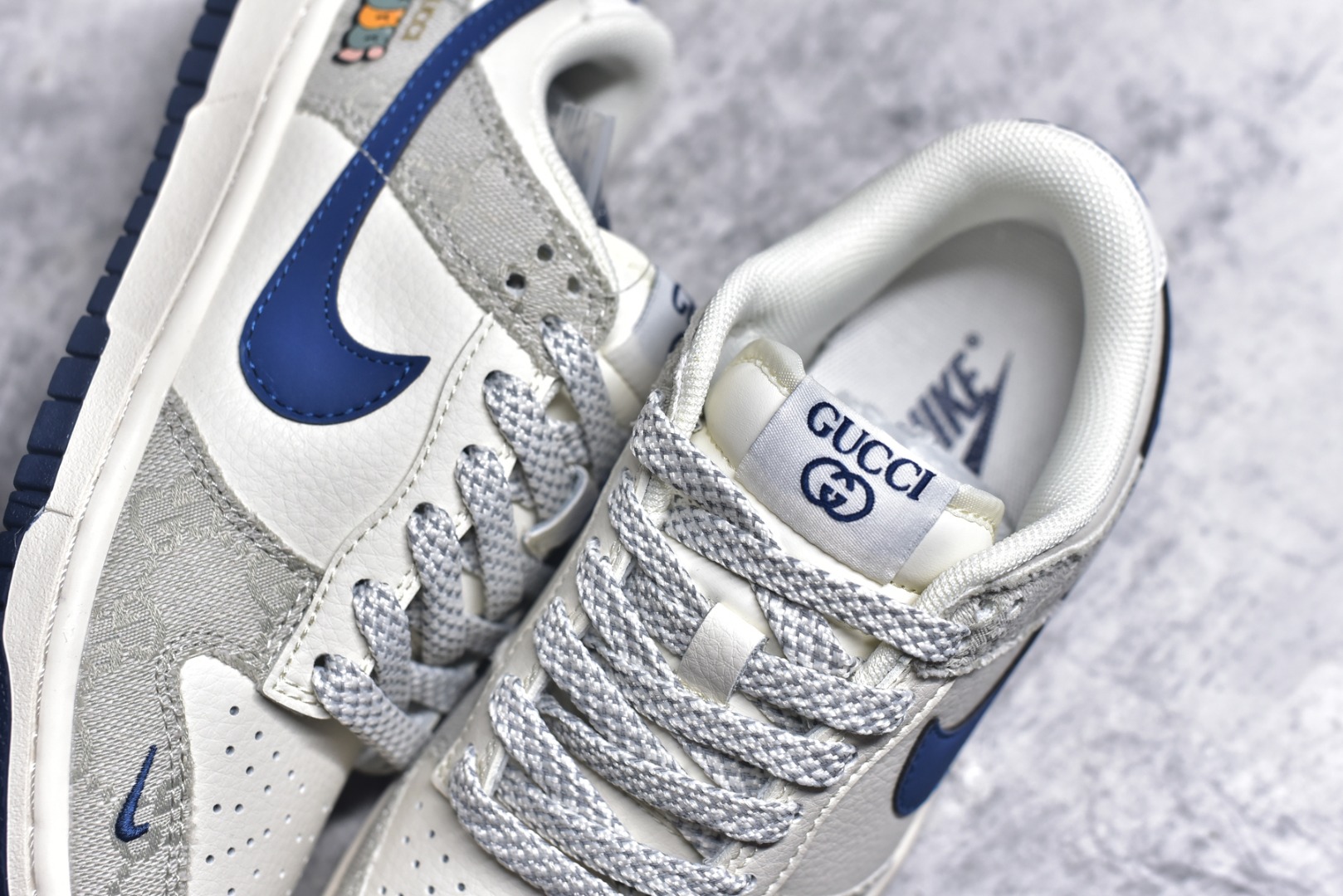 图片[9]-#Nk SB Dunk Low 古驰联名-烟灰蓝勾 周年高端定制 低帮休闲板鞋 XX2025-801 #定制鞋盒 大厂纯原品质出货 超高清洁度 皮料切割干净无任何毛边 细节完美 尺码：36 36.5 37.5 38 38.5 39 40 40.5 41 42 42.5 43 44 44.5 45 9.E5-选品中心