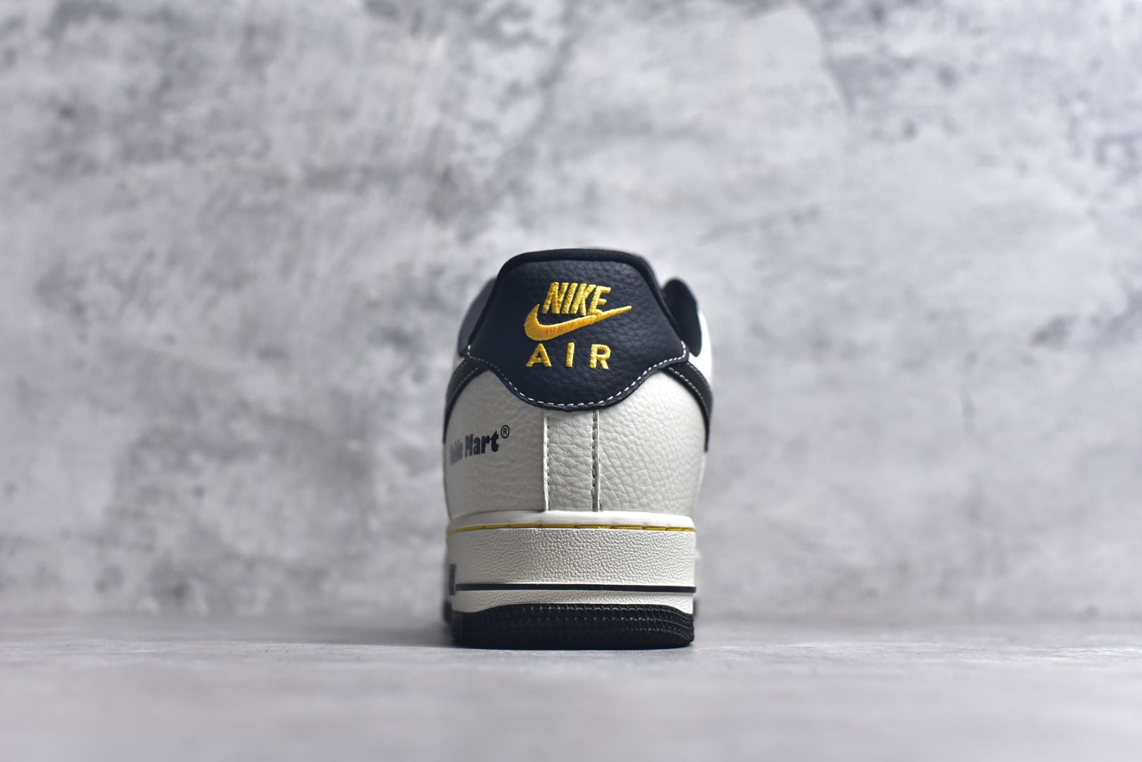 图片[5]-#Nike Air Force 1\’07 Low 泡泡玛特联名 白灰黑金 空军一号低帮休闲板鞋 SC0601-564 #原楦头原纸板 原装鞋盒 原厂鞋底 超高清洁度 细节完美 尺码：36 36.5 37.5 38 38.5 39 40 40.5 41 42 42.5 43 44 44.5 45 9.D4-选品中心