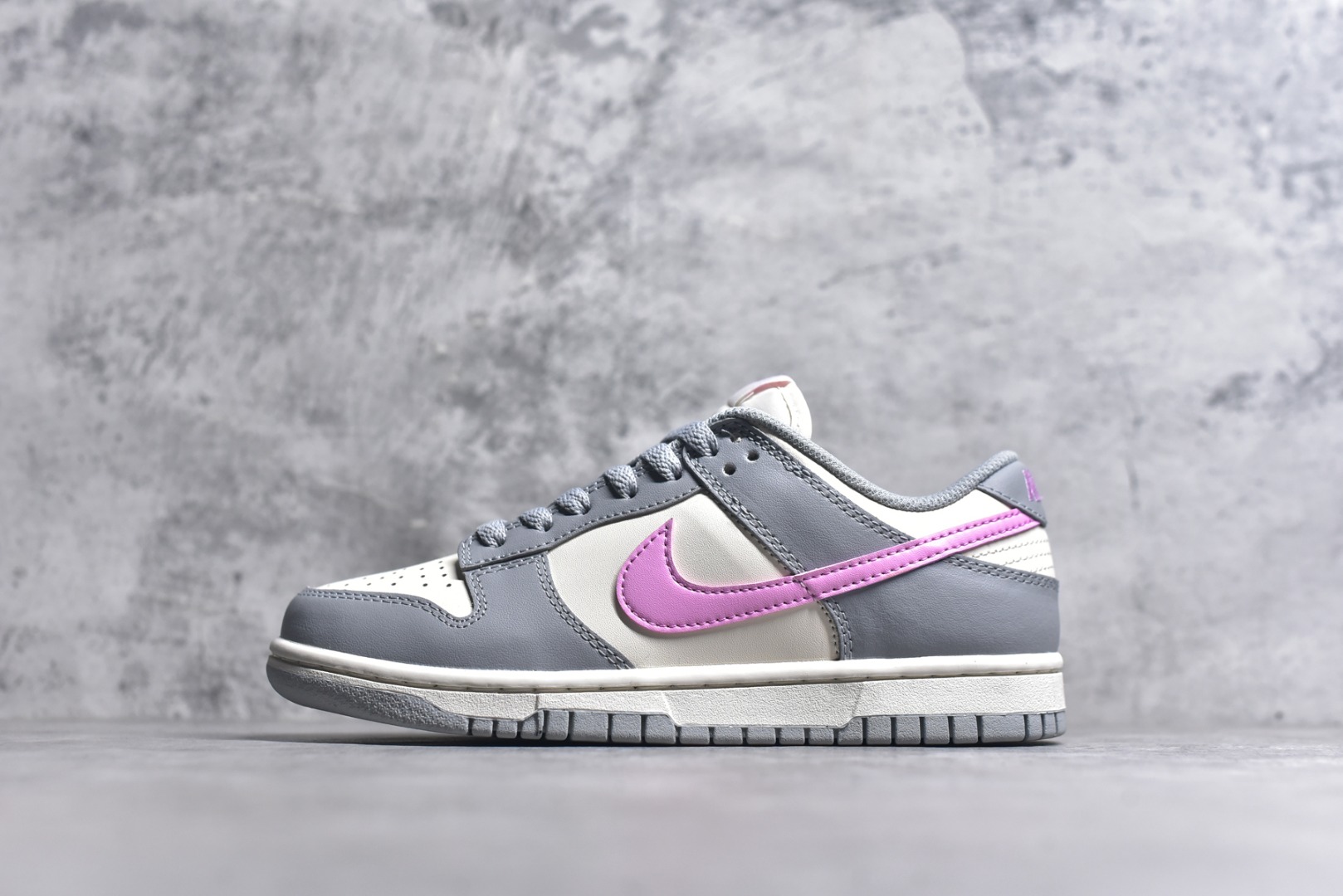#Nike SB Dunk Low 灰粉色 低帮休闲板鞋 DD1873-002 尺码：35.5 36 36.5 37.5 38 38.5 39 40 9.E5-选品中心