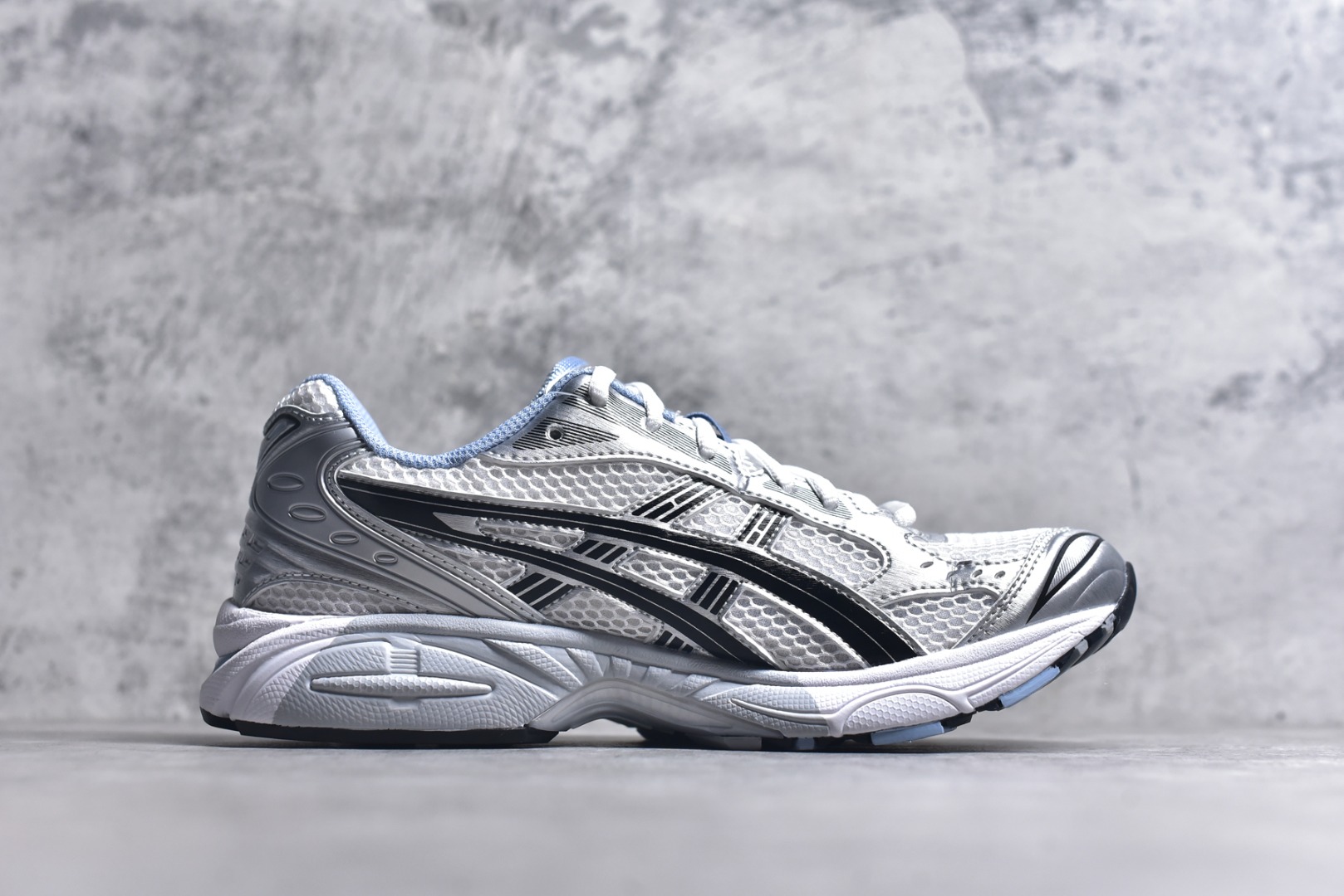 图片[3]-#Asics Gel-Kayano K14 亚瑟士系列复古舒适织物合成革减震防滑耐磨低帮休闲跑步鞋 市场顶级版本 原装纸板楦头开发 独家私模五层组合大底 原厂定制缓震硅胶加持 原盒原配 官方四联吊牌 一比一同步原鞋工艺和用料 鞋面原厂“三明治”多层网布 区别其他同价版本 鞋垫采用原厂OrthoLite欧索莱材质 非普通海玻璃鞋垫 后跟一样采用了GEL缓震胶 整体系列设计非常的科技感 锻炼跑步的同时让你一样时尚百搭 尺码：36 37 37.5 38 39 39.5 40 40.5 41.5 42 42.5 43.5 44 44.5 45 46-选品中心