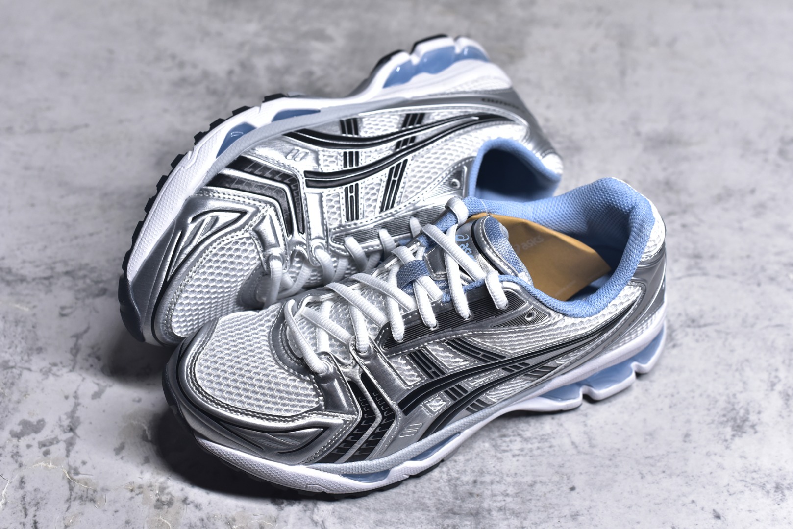 图片[7]-#Asics Gel-Kayano K14 亚瑟士系列复古舒适织物合成革减震防滑耐磨低帮休闲跑步鞋 市场顶级版本 原装纸板楦头开发 独家私模五层组合大底 原厂定制缓震硅胶加持 原盒原配 官方四联吊牌 一比一同步原鞋工艺和用料 鞋面原厂“三明治”多层网布 区别其他同价版本 鞋垫采用原厂OrthoLite欧索莱材质 非普通海玻璃鞋垫 后跟一样采用了GEL缓震胶 整体系列设计非常的科技感 锻炼跑步的同时让你一样时尚百搭 尺码：36 37 37.5 38 39 39.5 40 40.5 41.5 42 42.5 43.5 44 44.5 45 46-选品中心